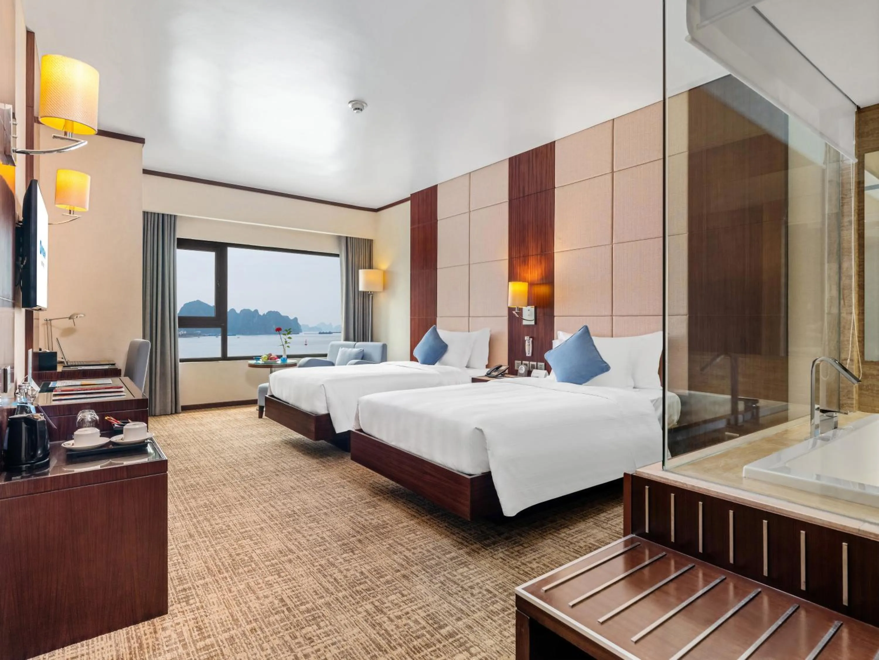 Bed in Wyndham Legend Halong