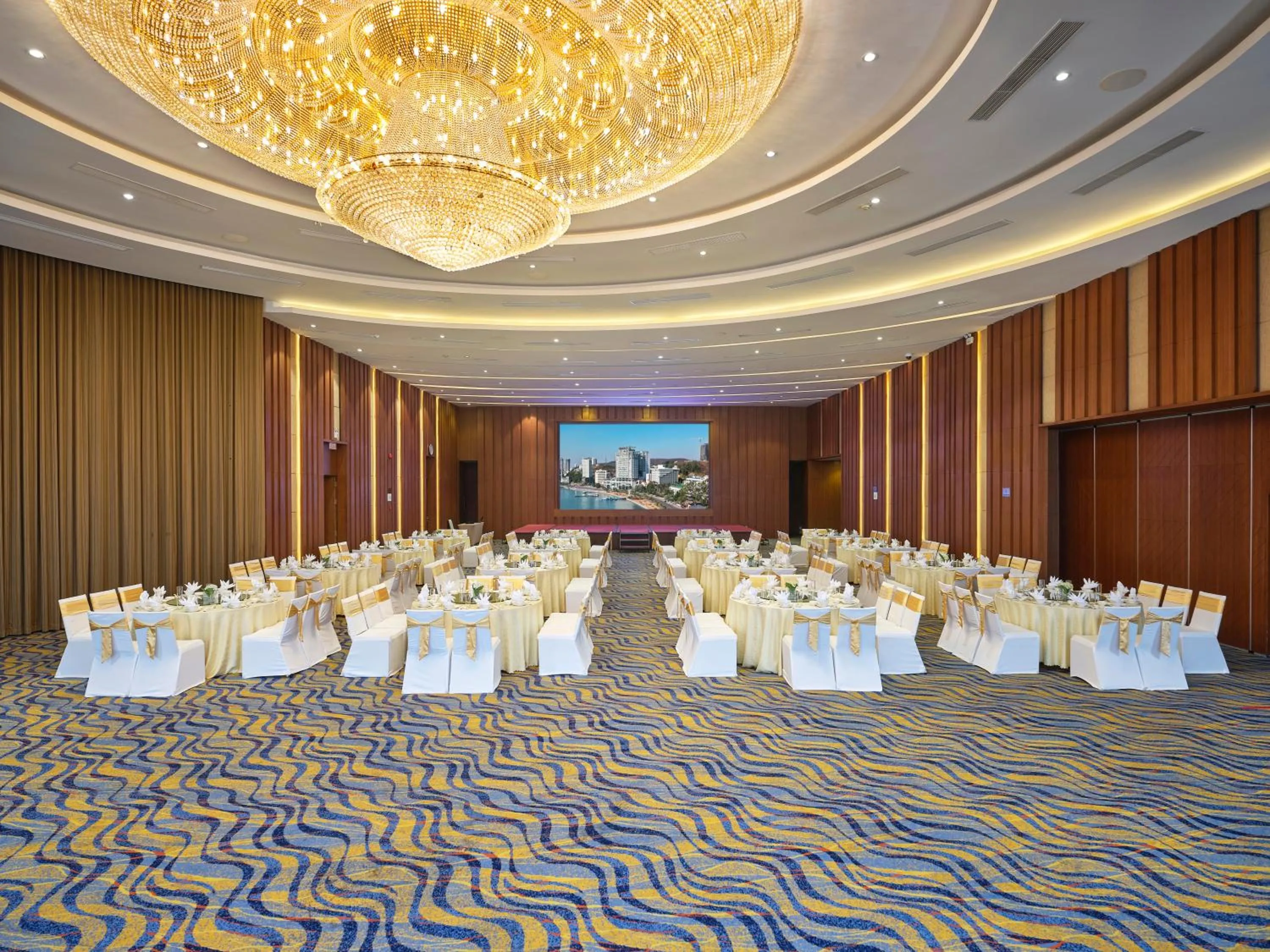 Wyndham Legend Halong