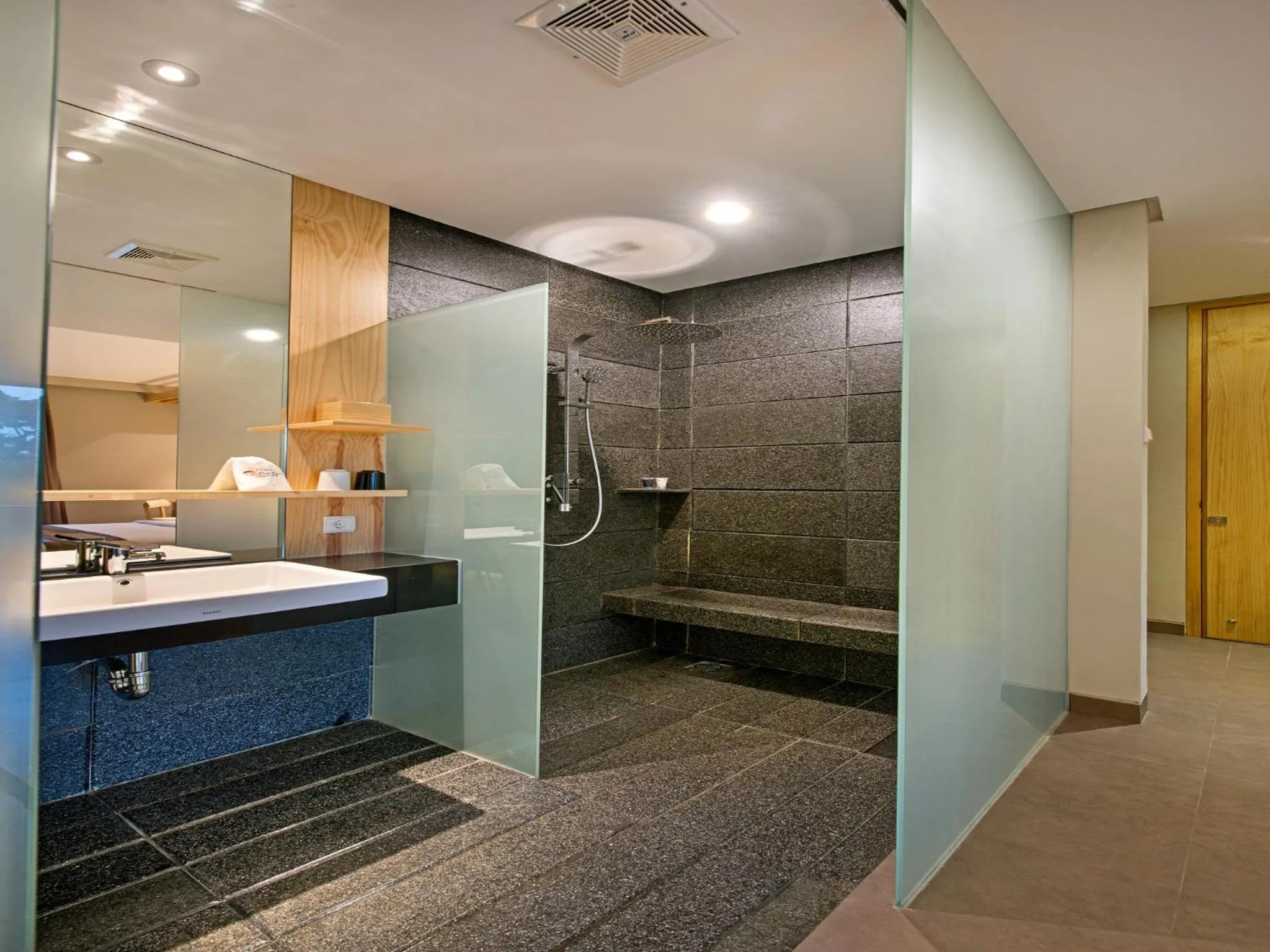 Shower in Tama Boutique Hotel