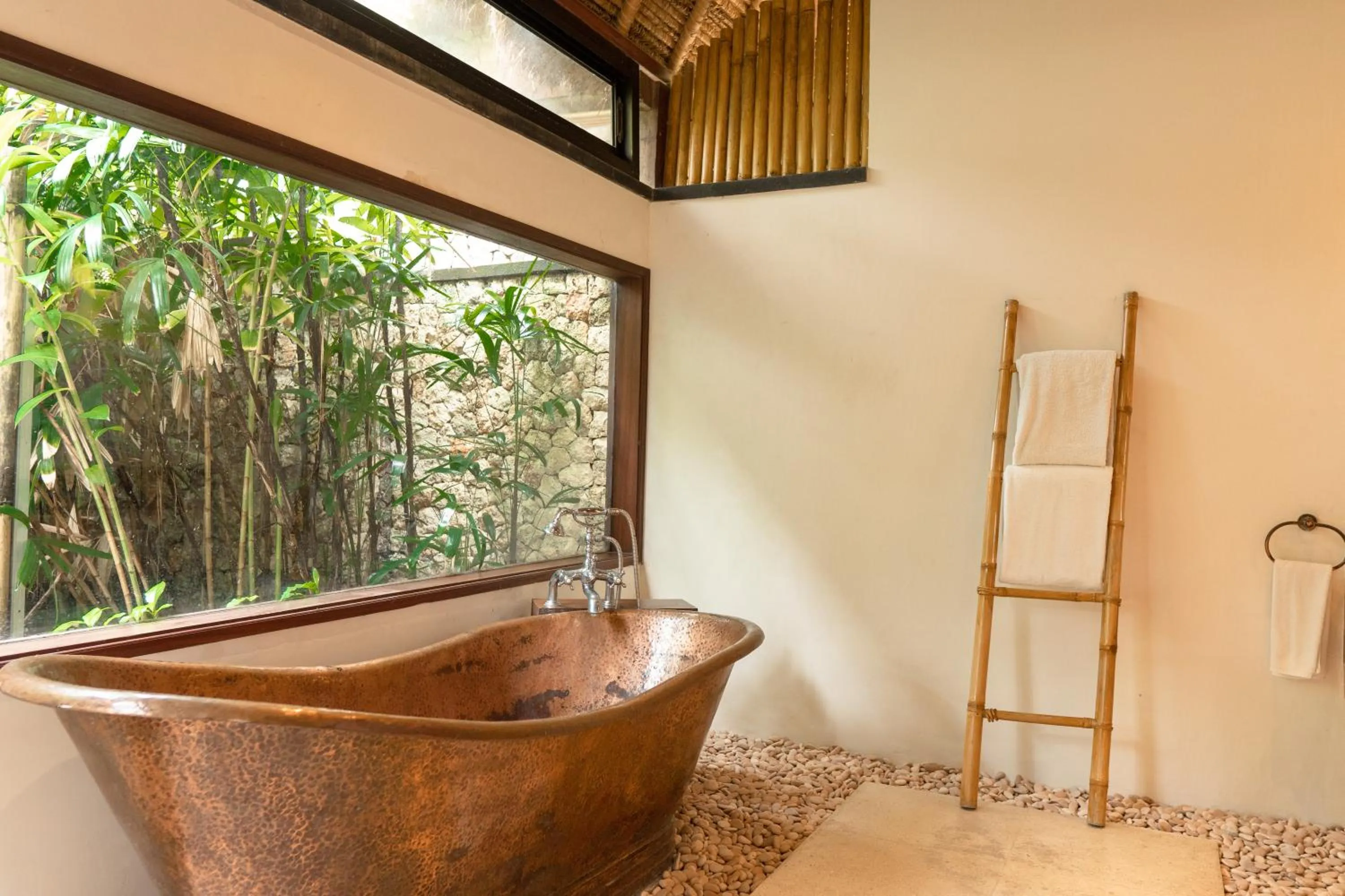 Bath in Sound of The Sea Villa