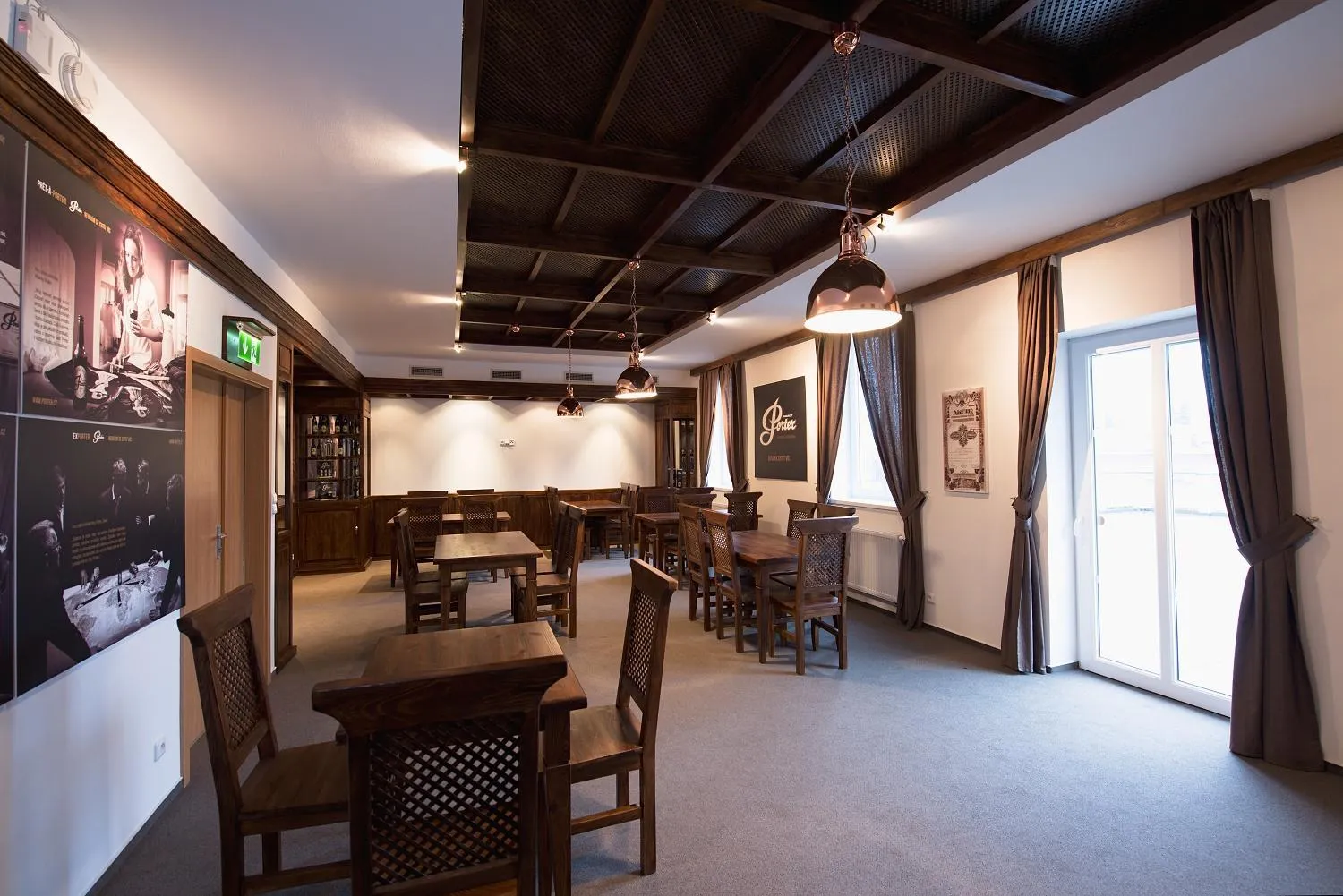 Restaurant/places to eat in Hotel Slavia