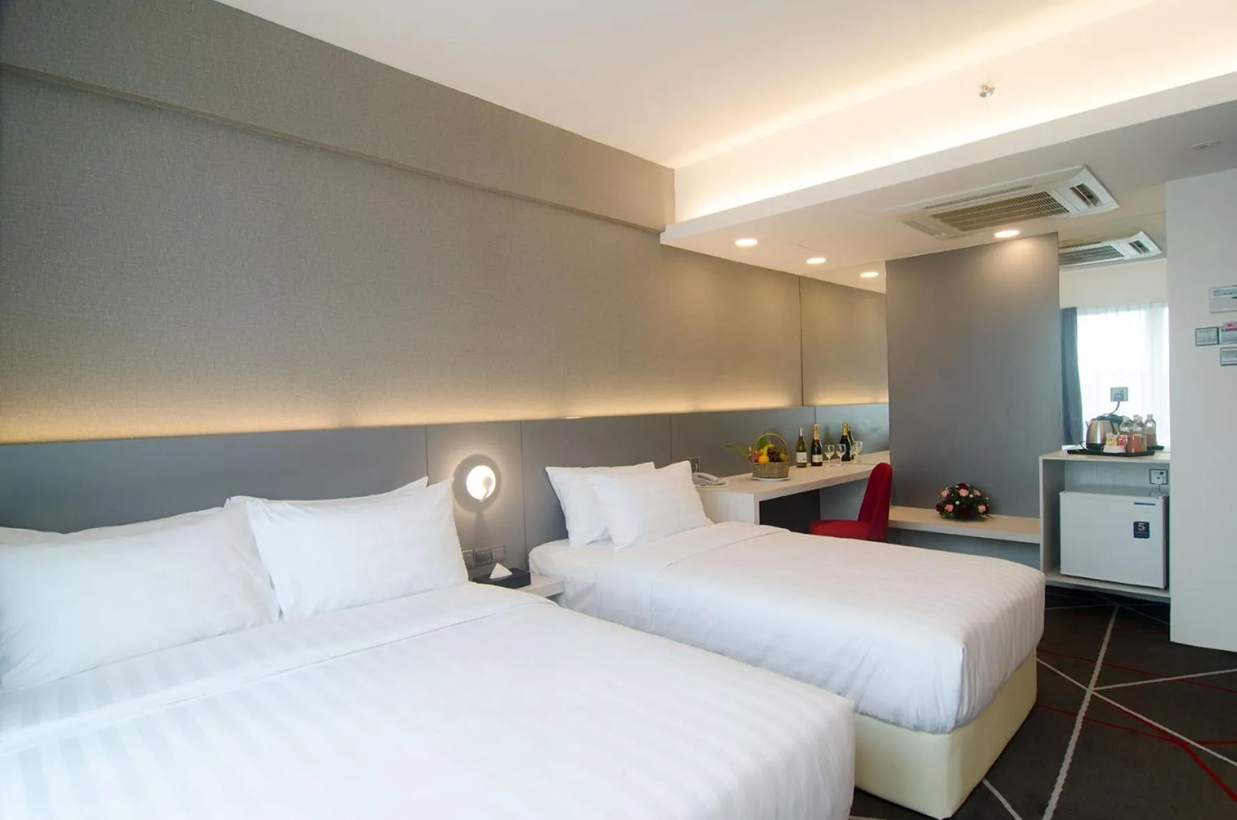 Photo of the whole room, Bed in Amerin Hotel Johor Bahru