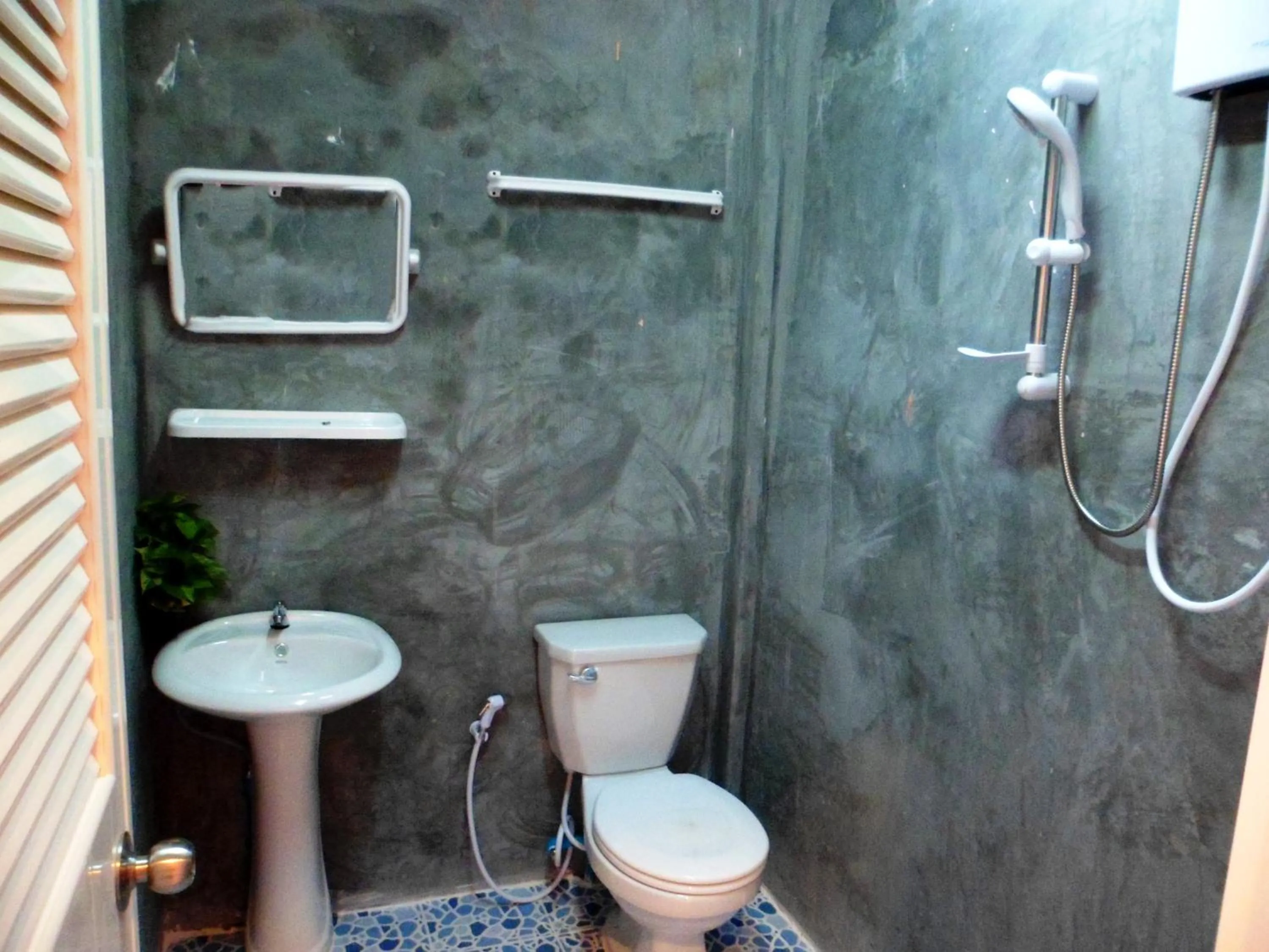 Bathroom in Rimsuan House