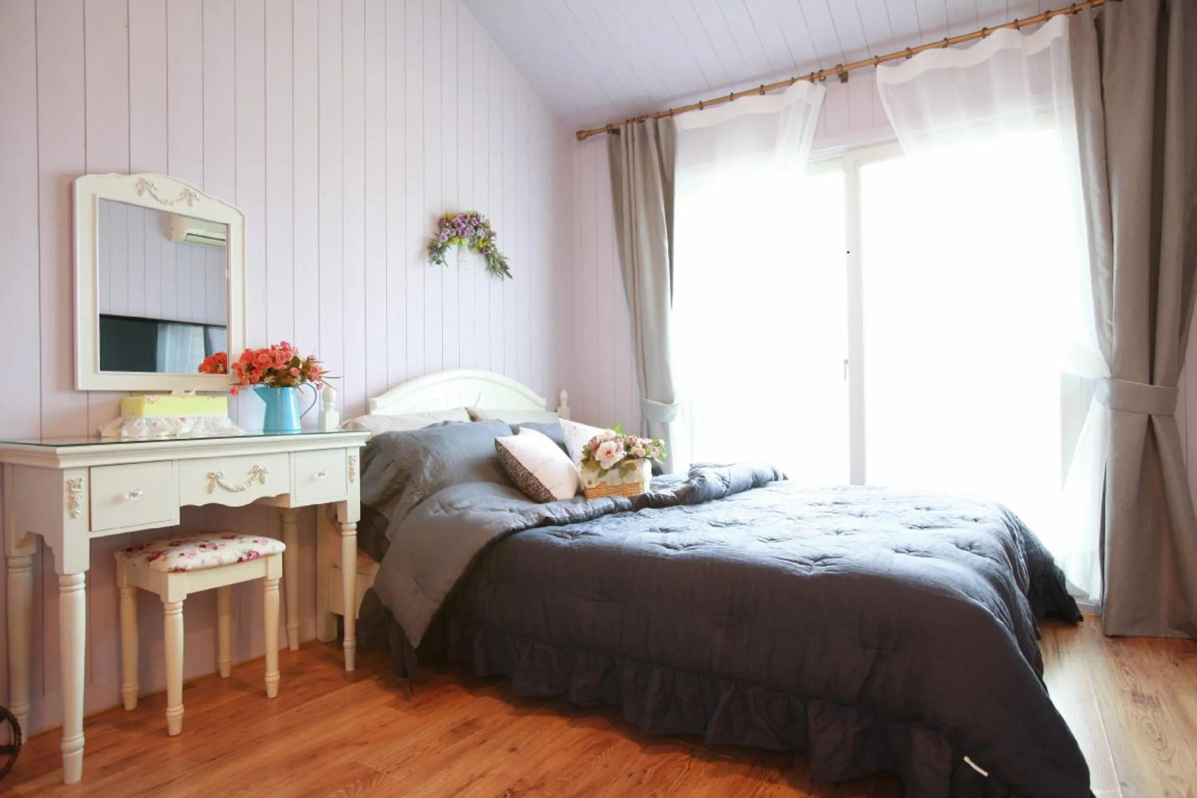 Bed in Pyeongchang Edelweiss Pension