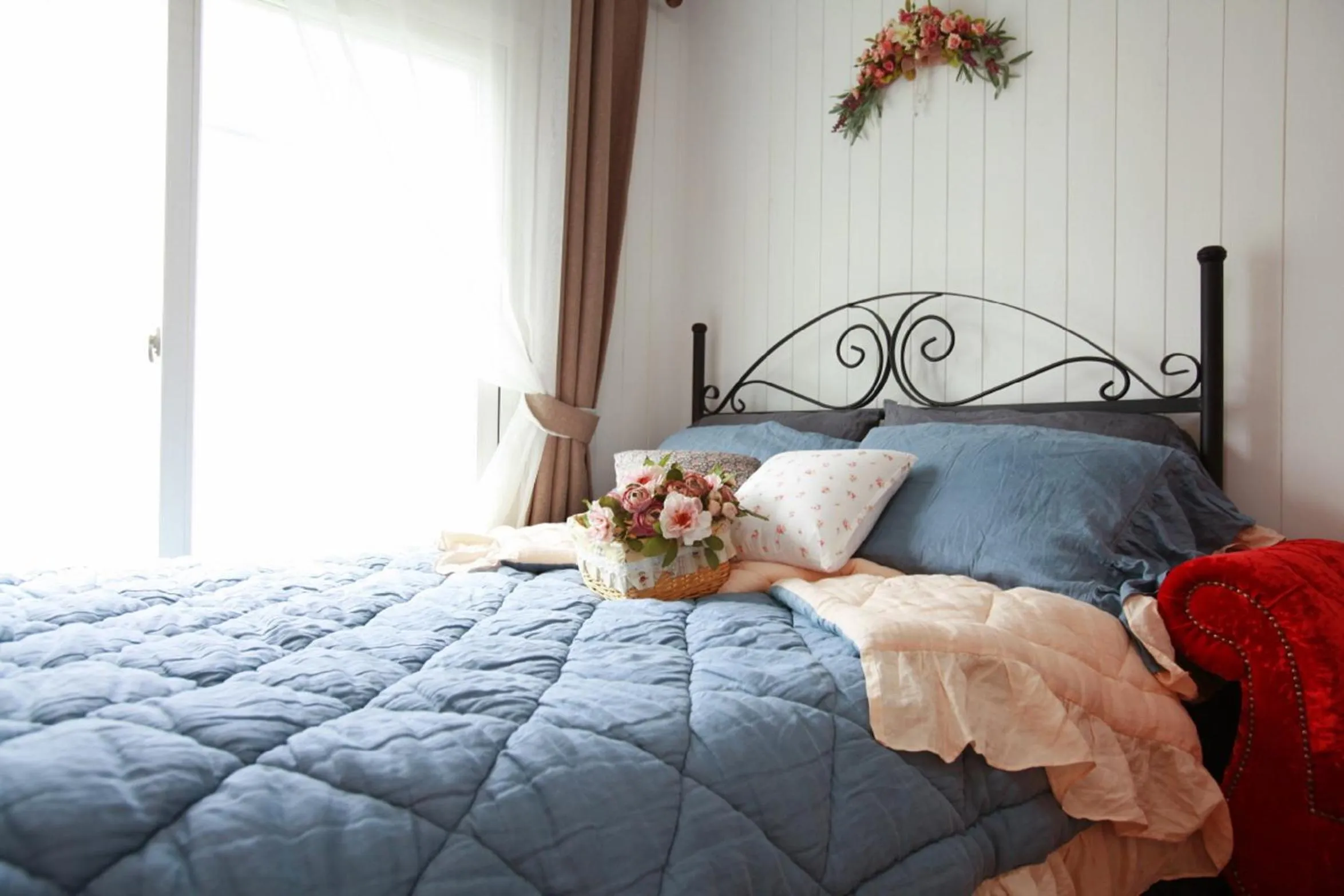 Bed in Pyeongchang Edelweiss Pension