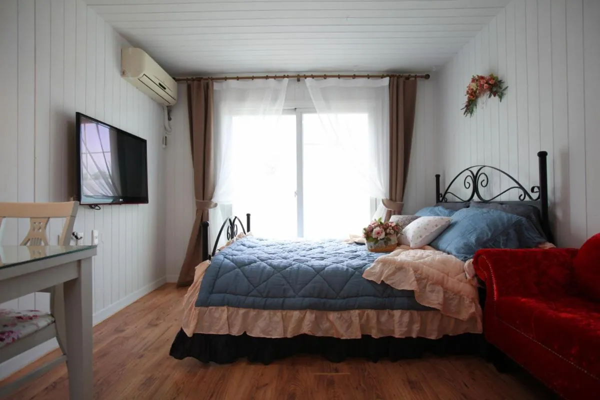 Bed in Pyeongchang Edelweiss Pension