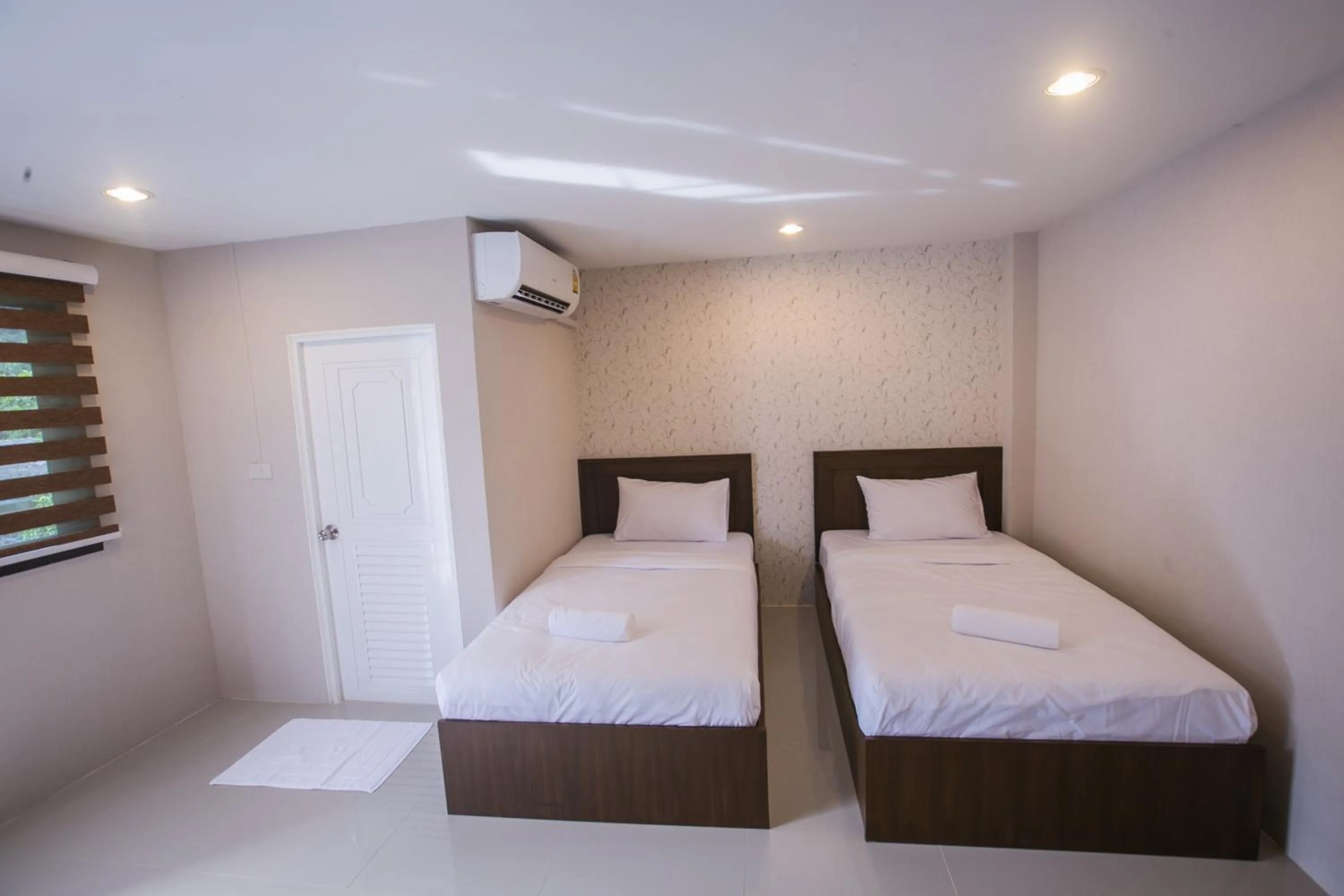 Photo of the whole room in The Sleep Phang-nga