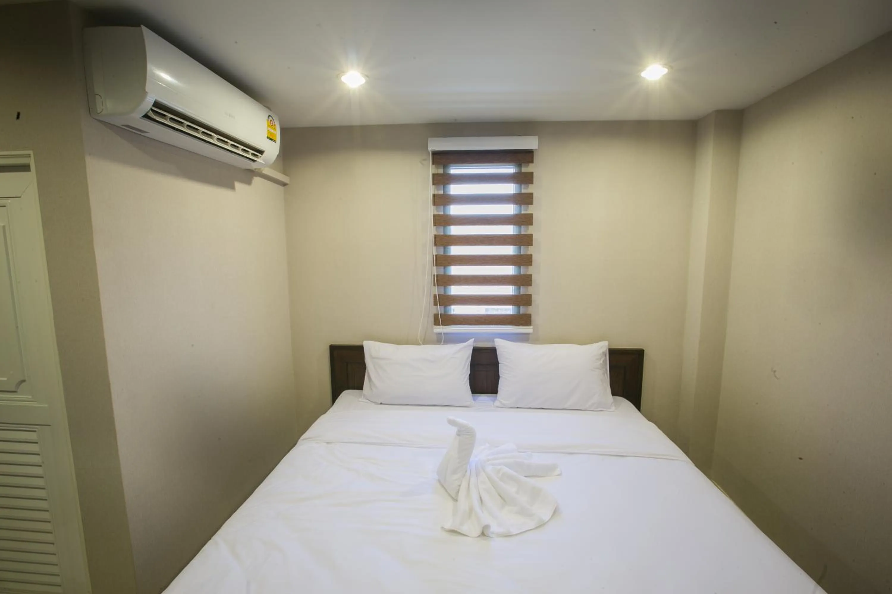 Photo of the whole room in The Sleep Phang-nga