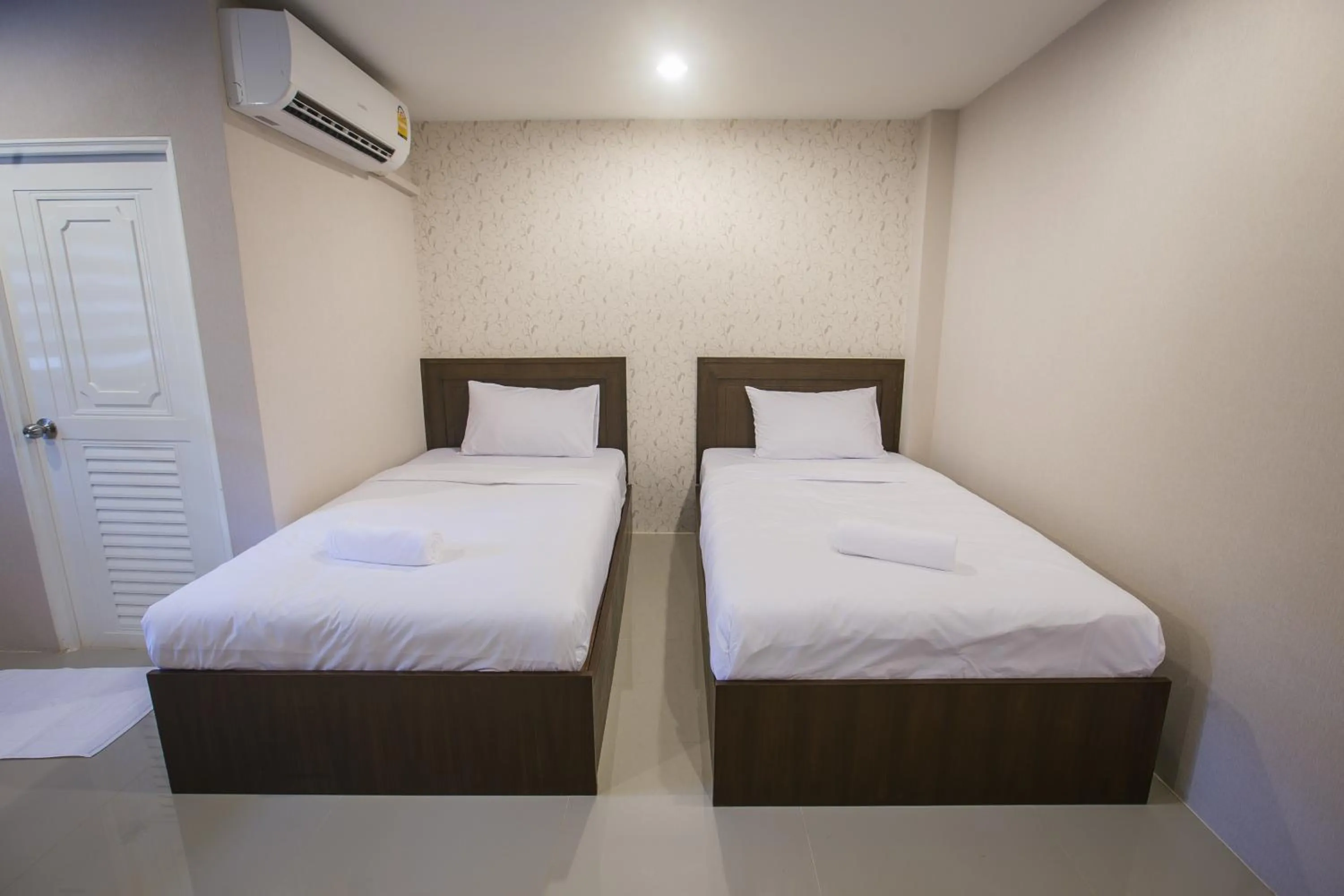 Photo of the whole room in The Sleep Phang-nga