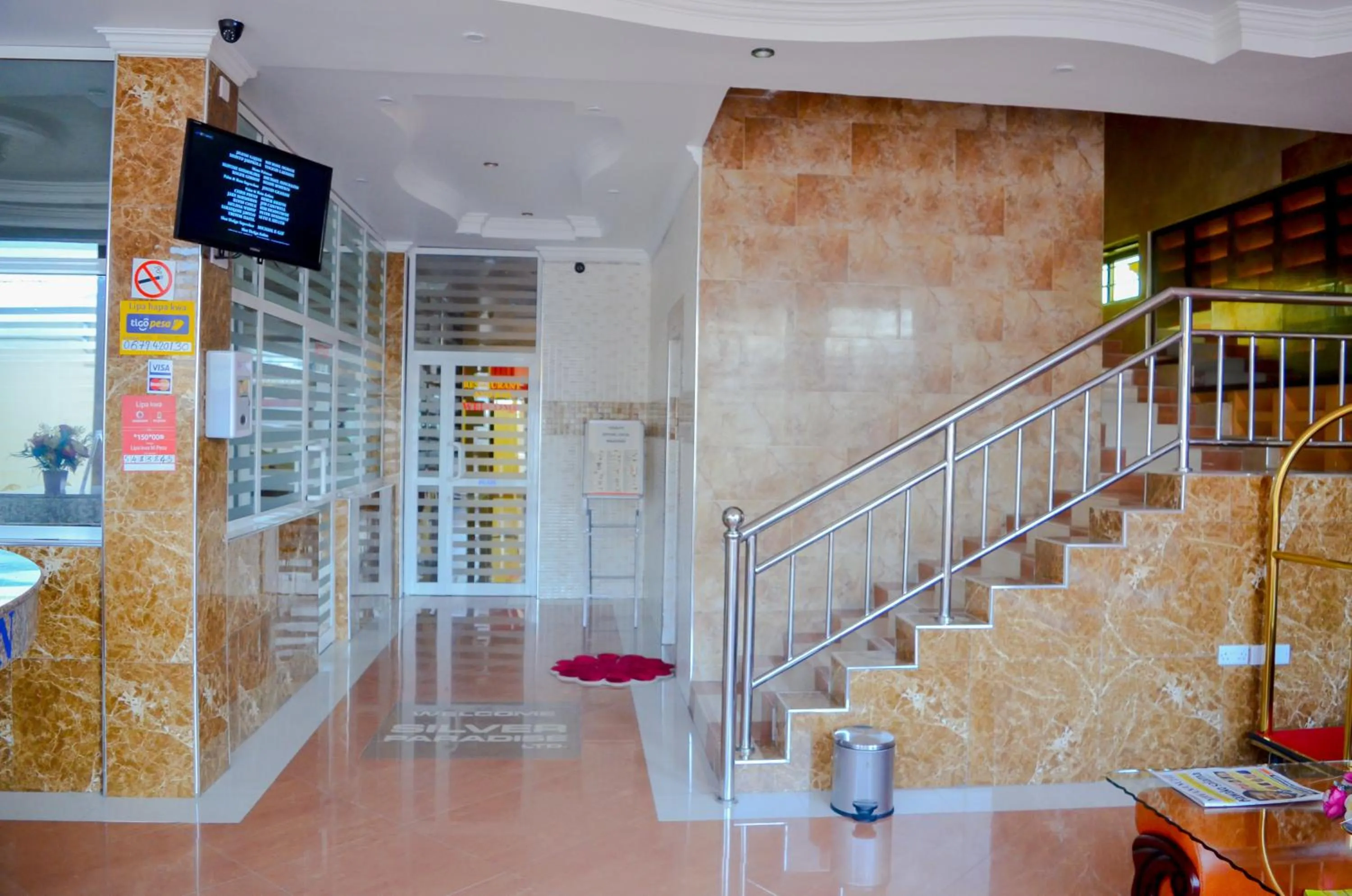 Restaurant/places to eat in Silver Paradise Hotel