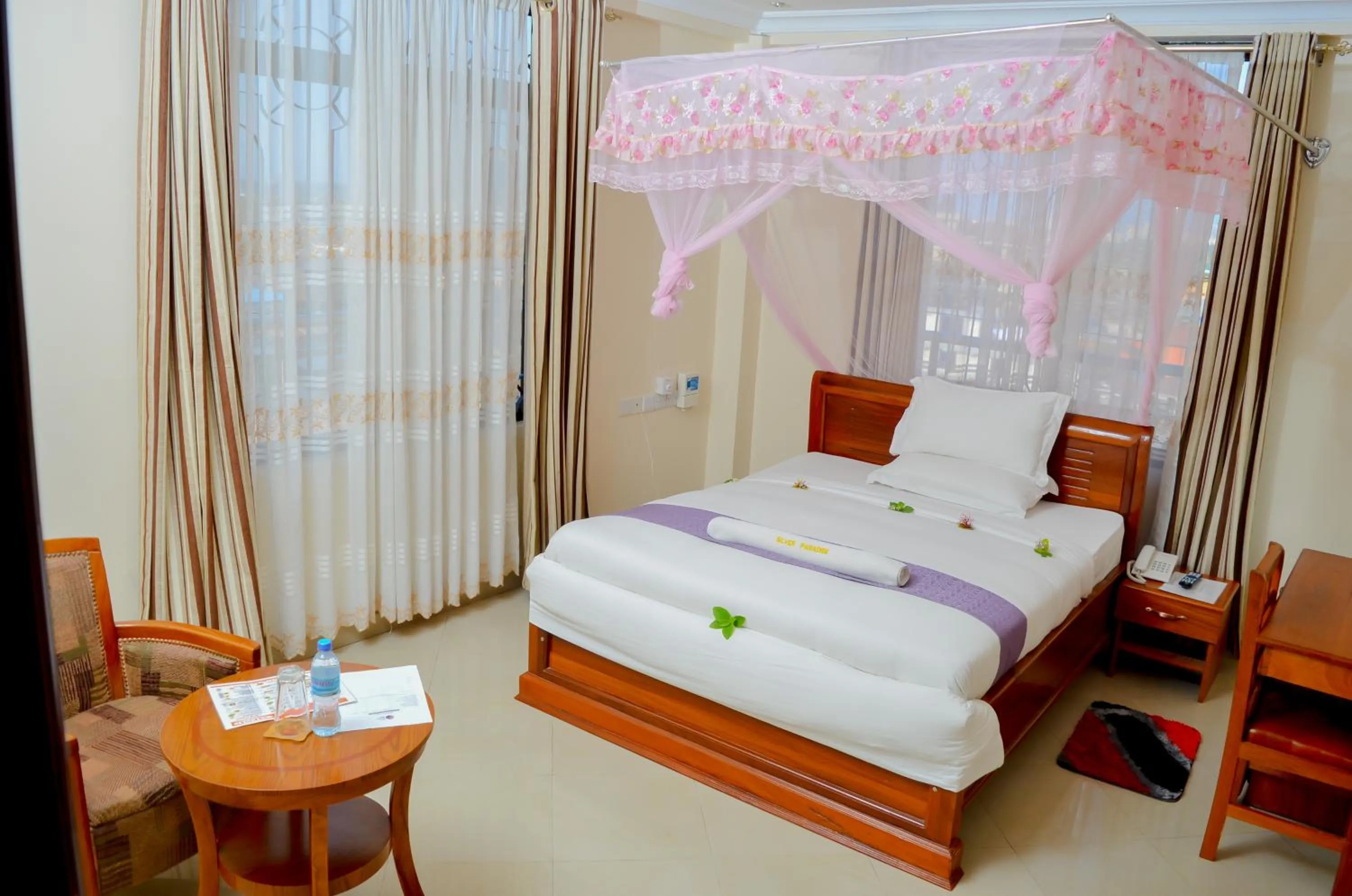 bunk bed, Bed in Silver Paradise Hotel
