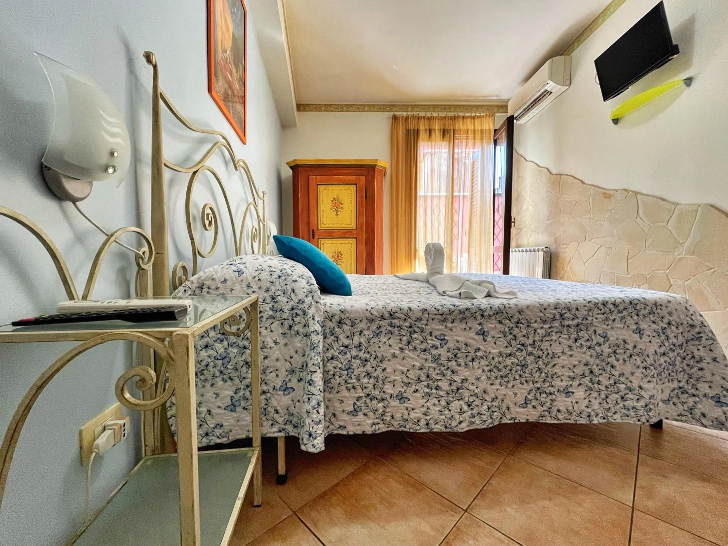 Bed in B&B Epos Acitrezza