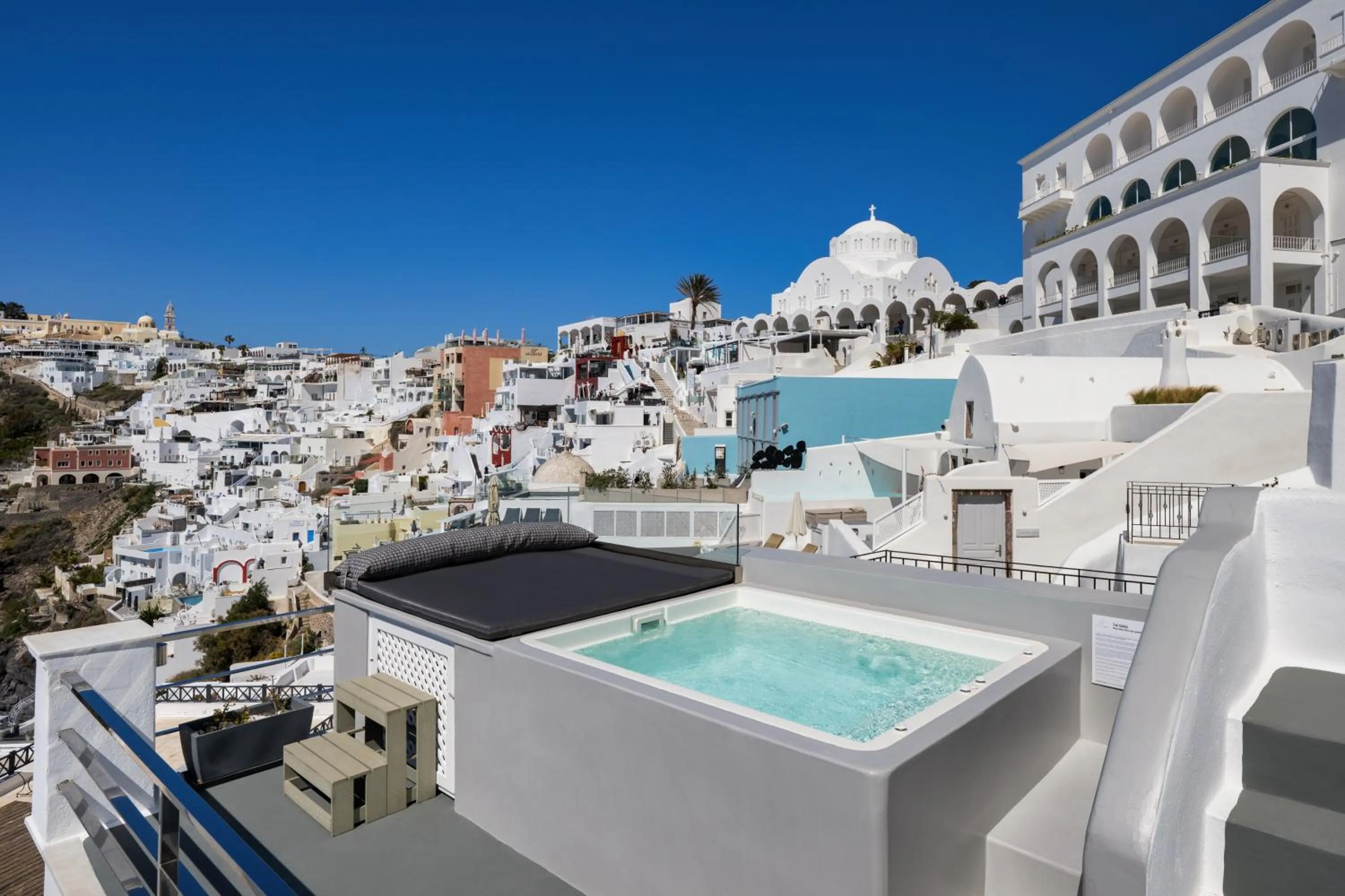 Balcony/Terrace in 1809 Villa by Thireas