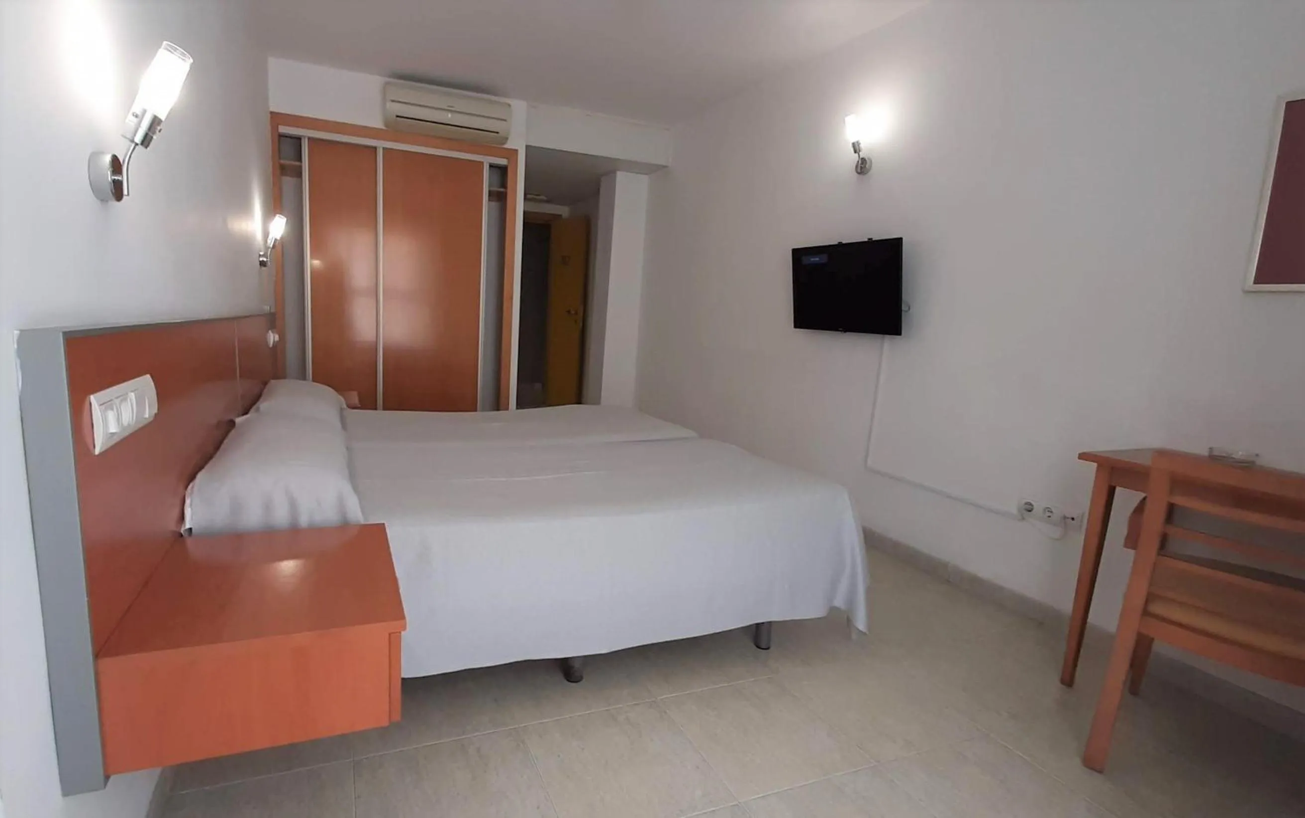 Bed in Hotel Mirablau