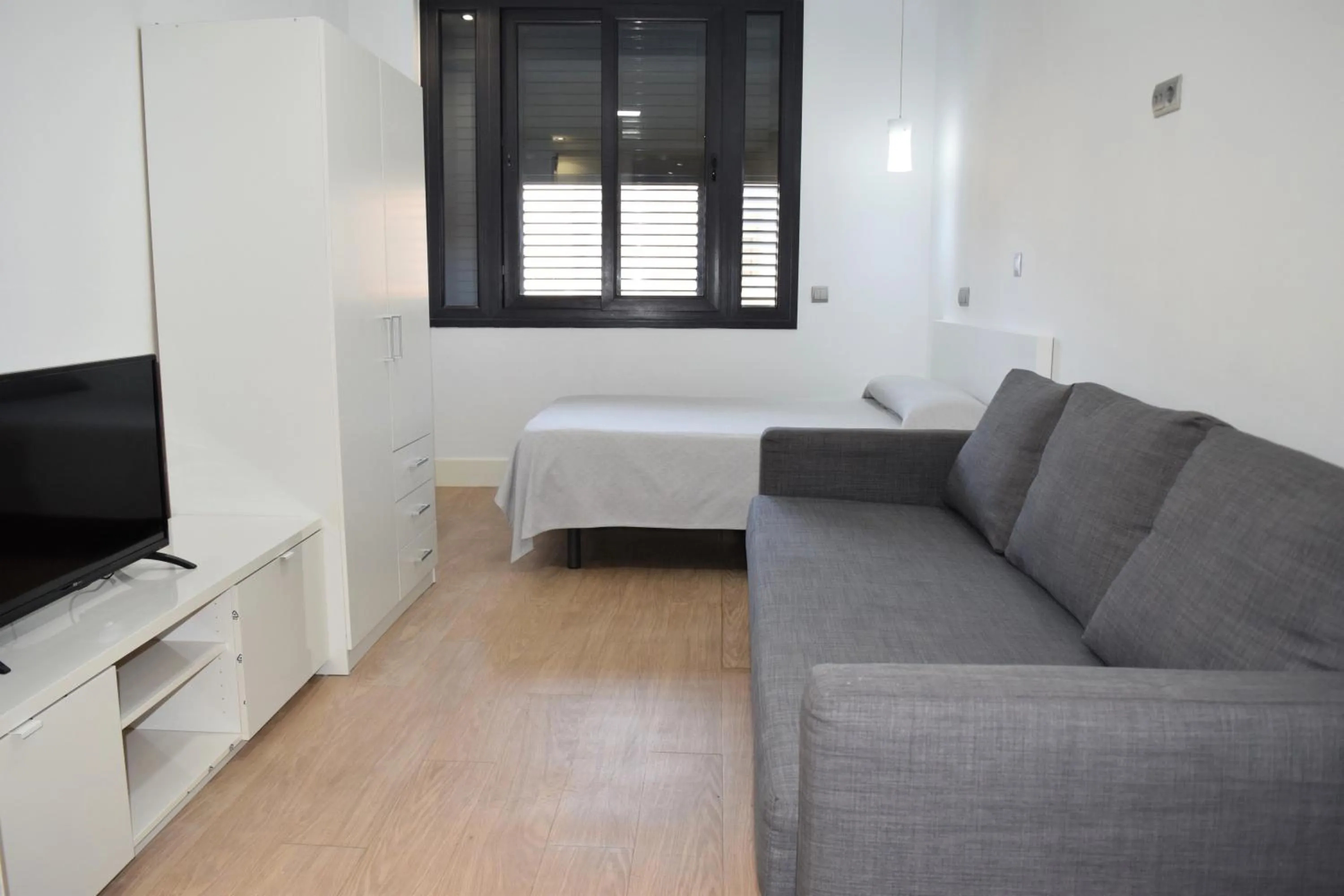 TV and multimedia, Bed in Hotel Mirablau