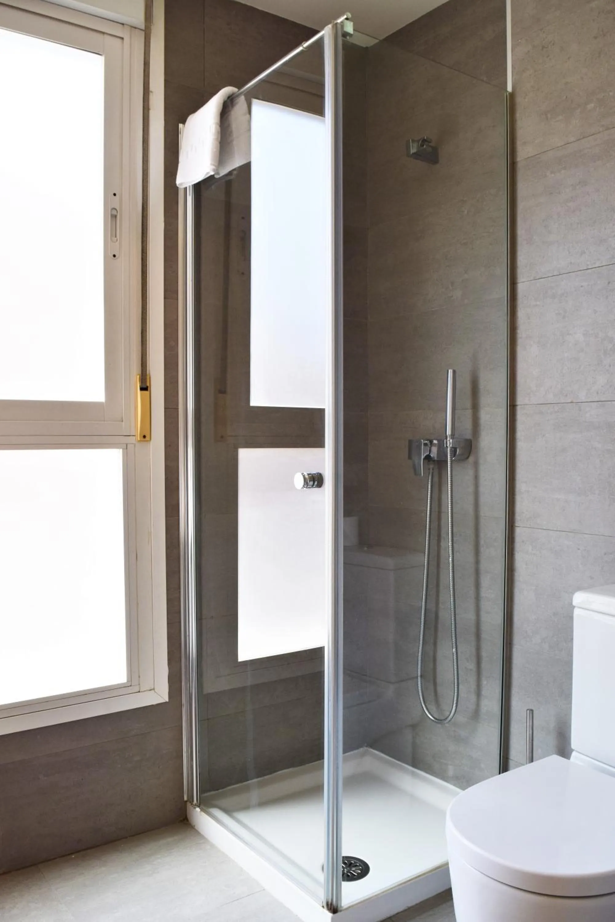 Shower in Hotel Mirablau