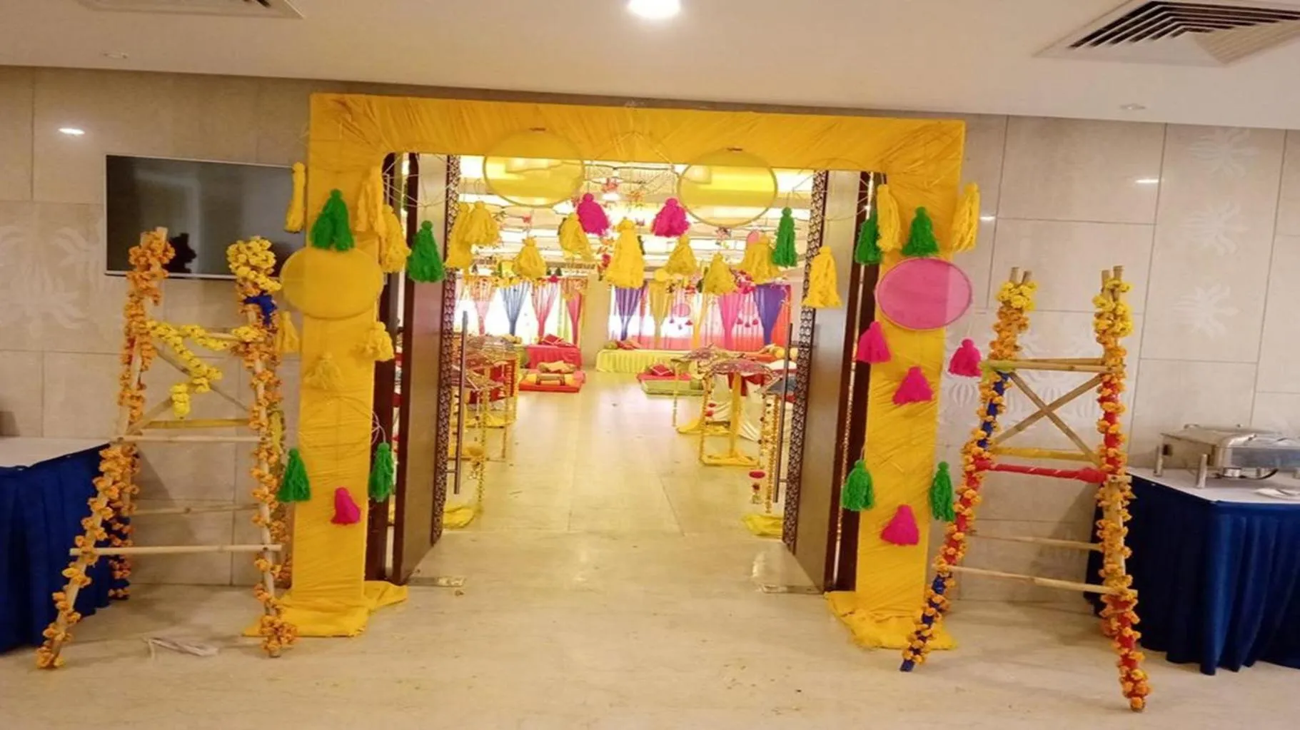 Restaurant/places to eat in Regenta Central Jaipur