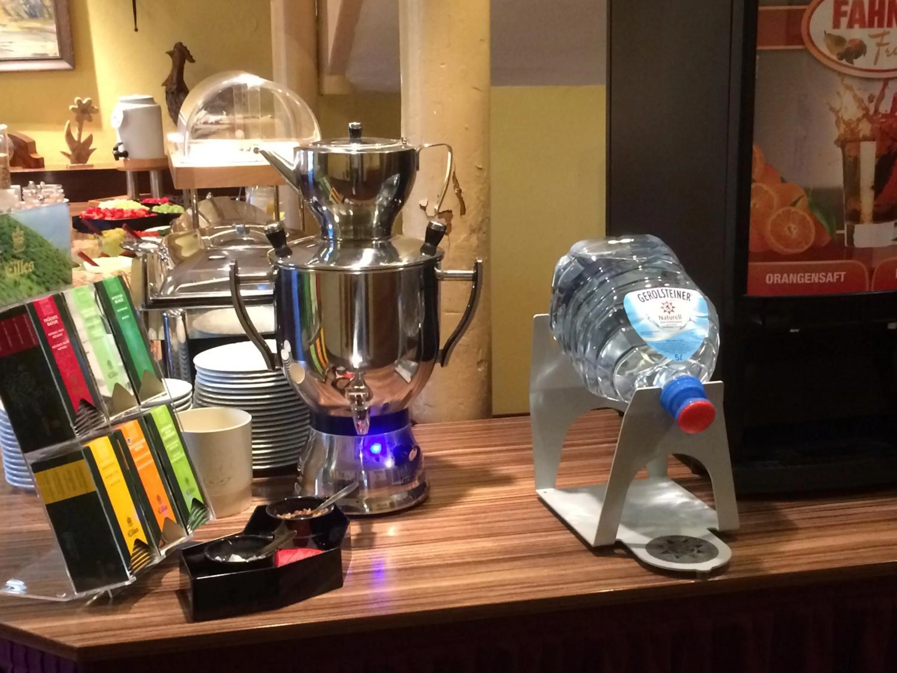 Buffet breakfast in Hotel Zum Herrenhaus