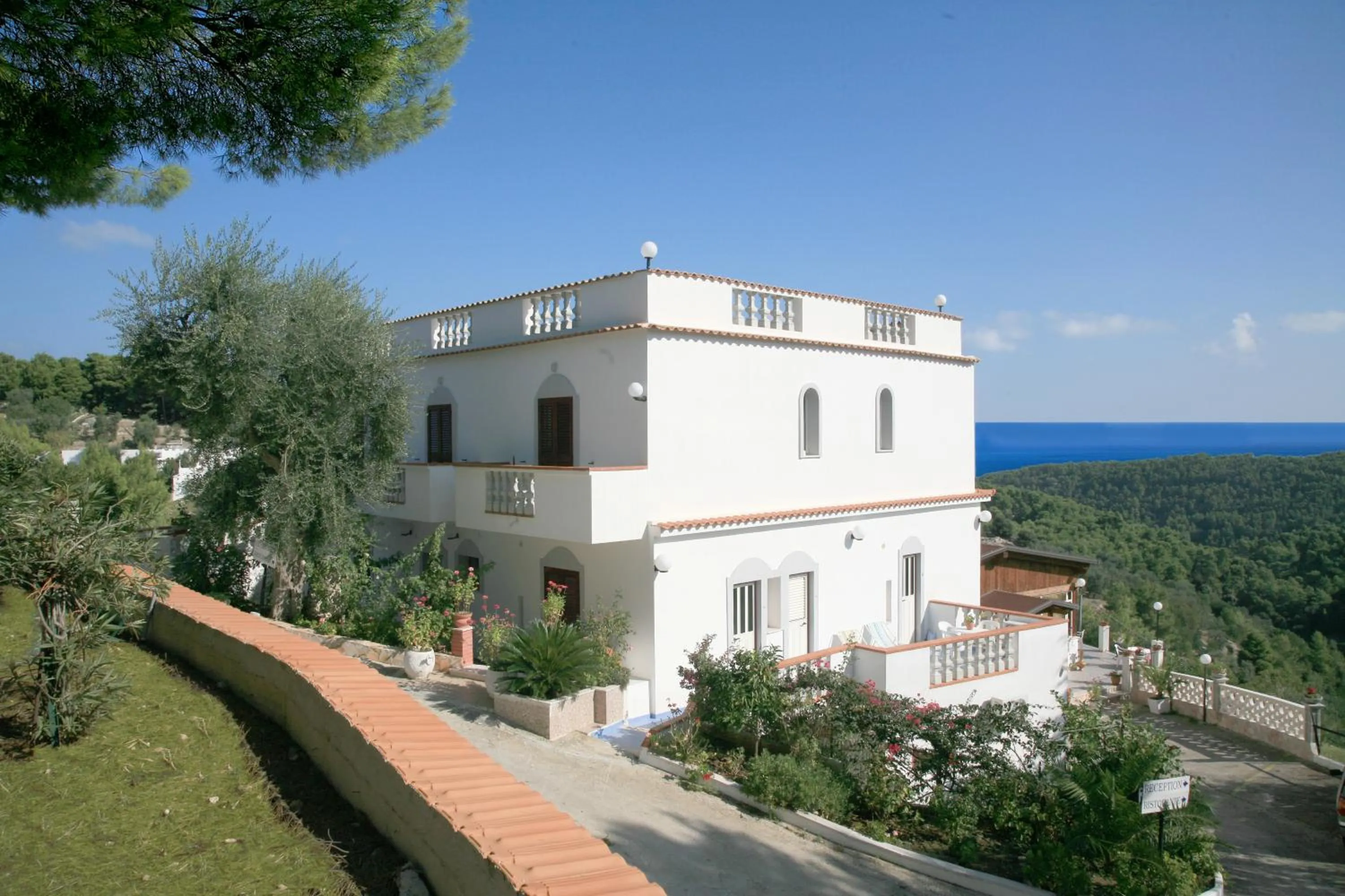 Property building in Albergo Godenizzo