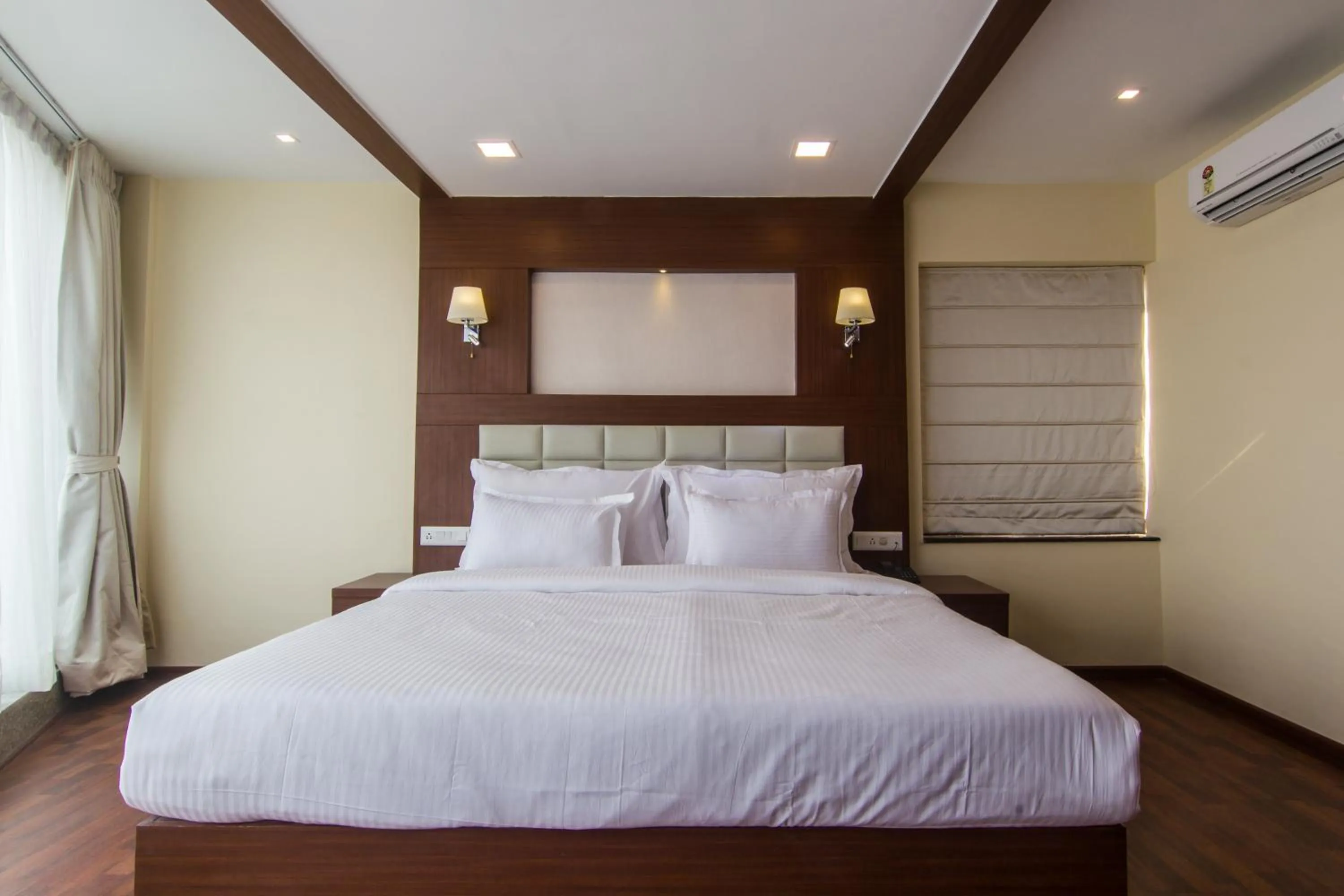 Bed in Hotel Sawood International