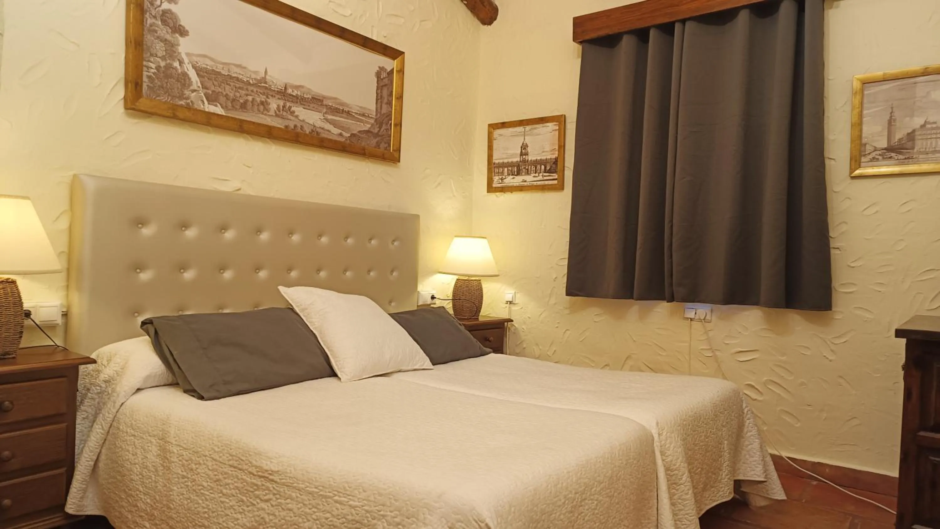 Bed in Hotel Restaurante Las Buitreras