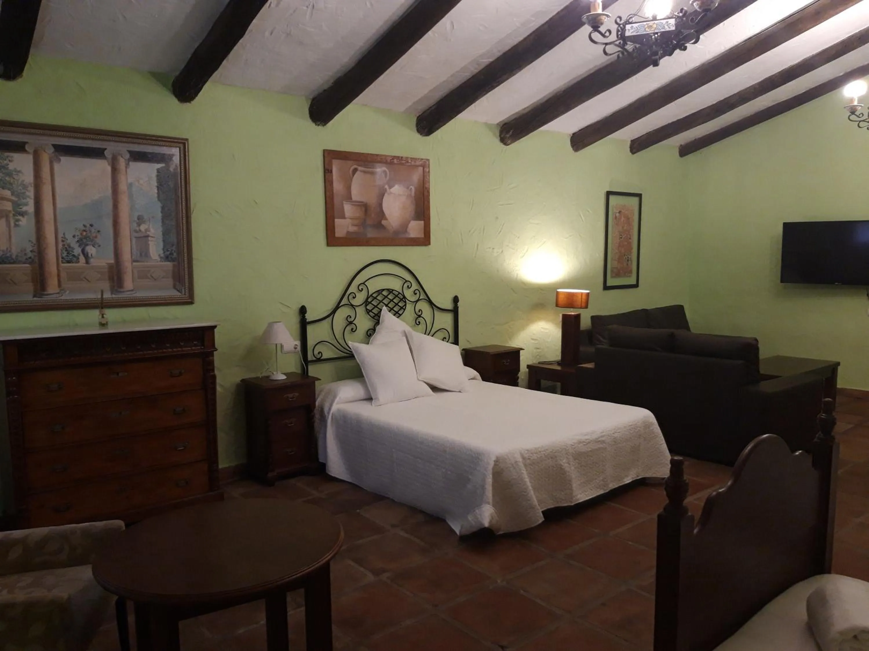 Photo of the whole room, Bed in Hotel Restaurante Las Buitreras