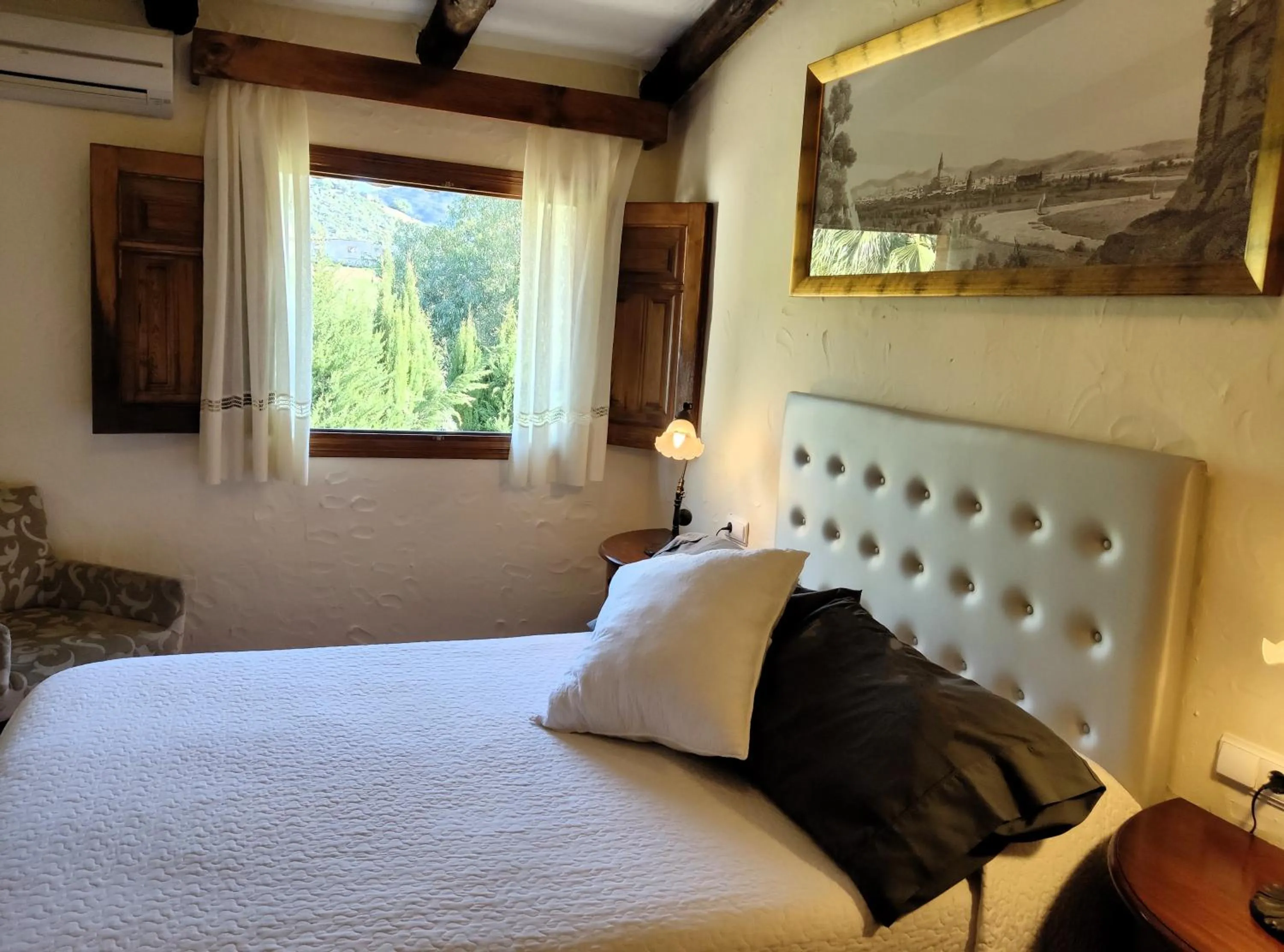 Bed in Hotel Restaurante Las Buitreras