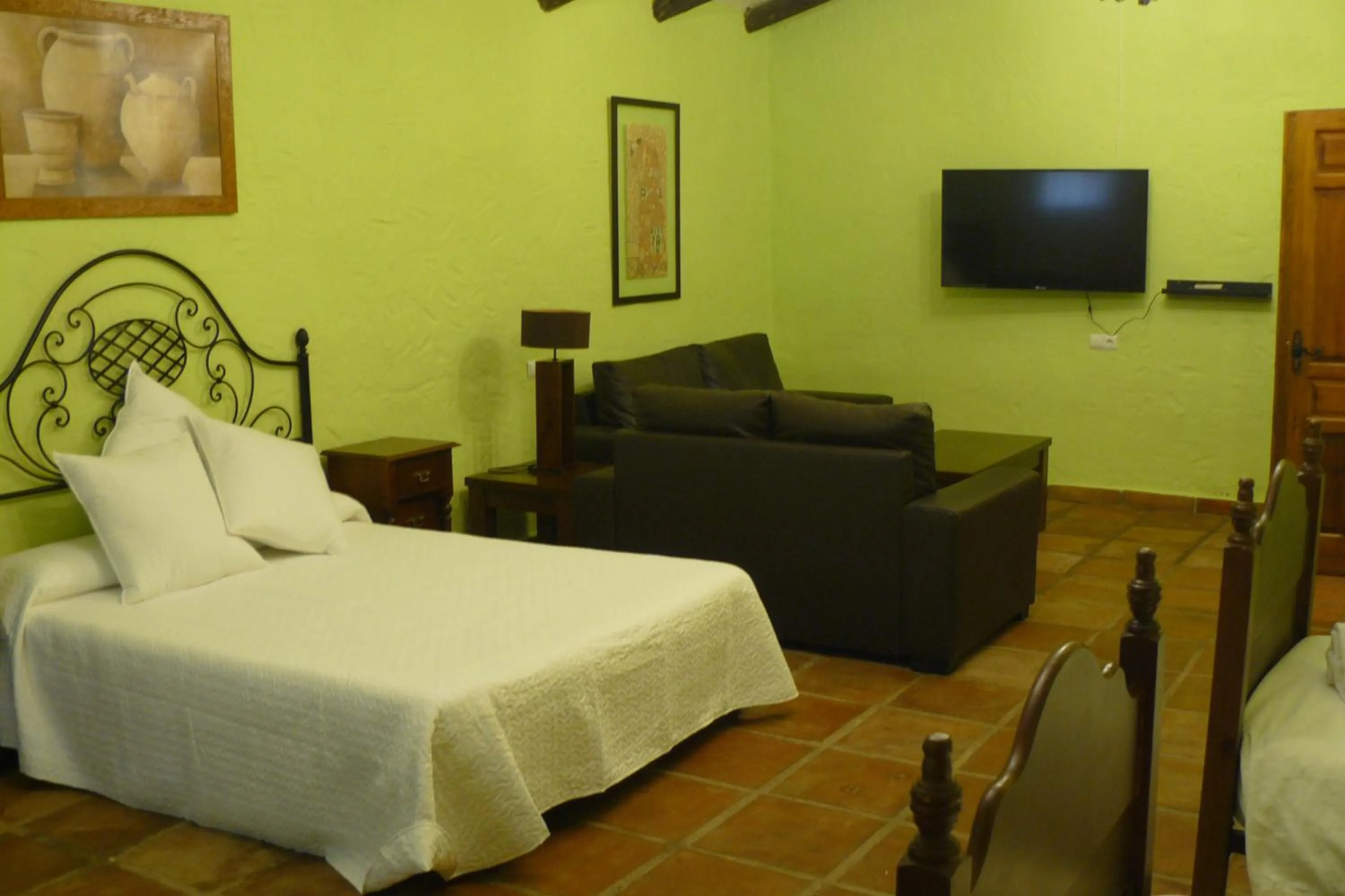 TV and multimedia, Bed in Hotel Restaurante Las Buitreras