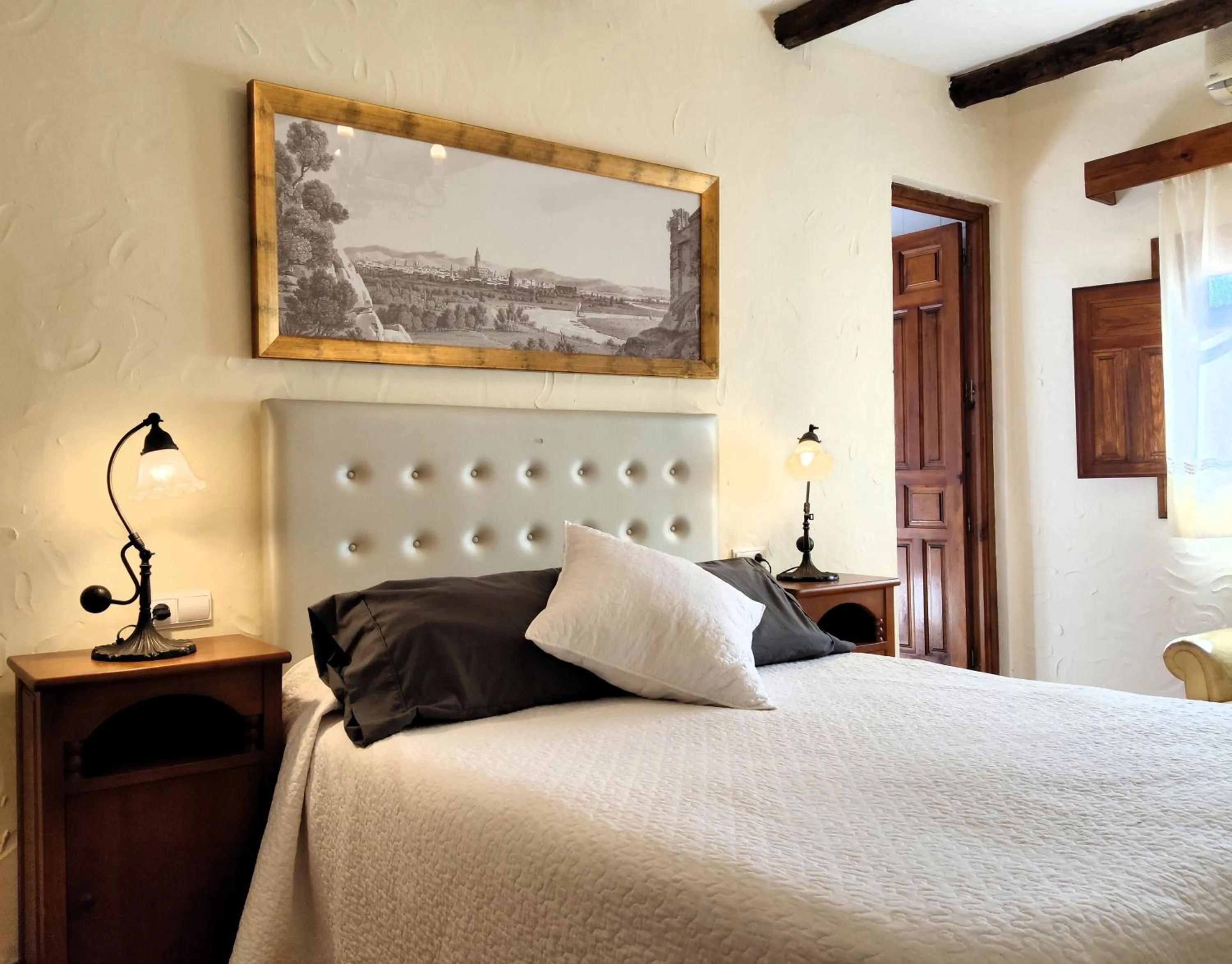 Bed in Hotel Restaurante Las Buitreras