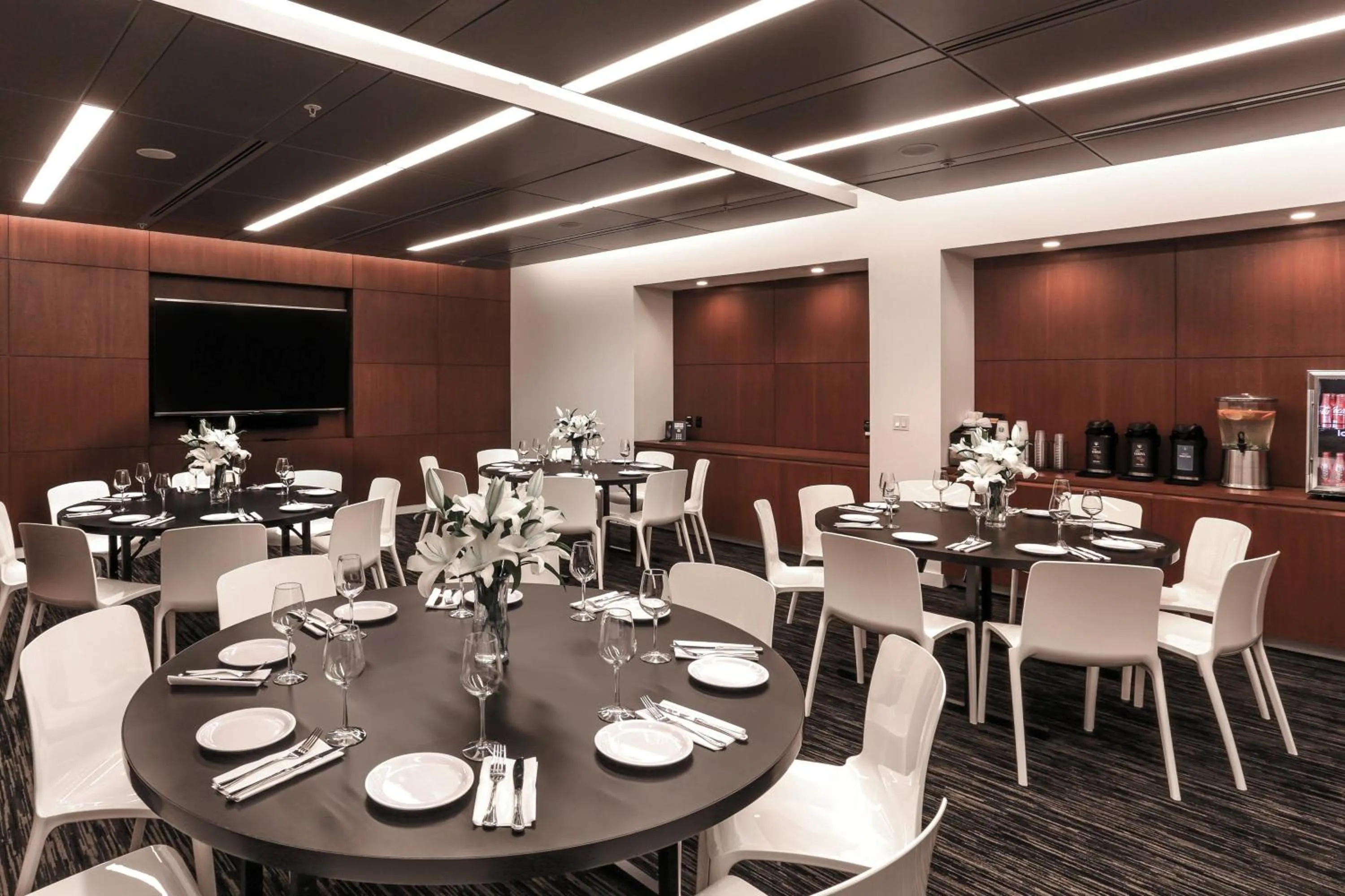 Meeting/conference room in Courtyard by Marriott Long Island City/New York Manhattan View