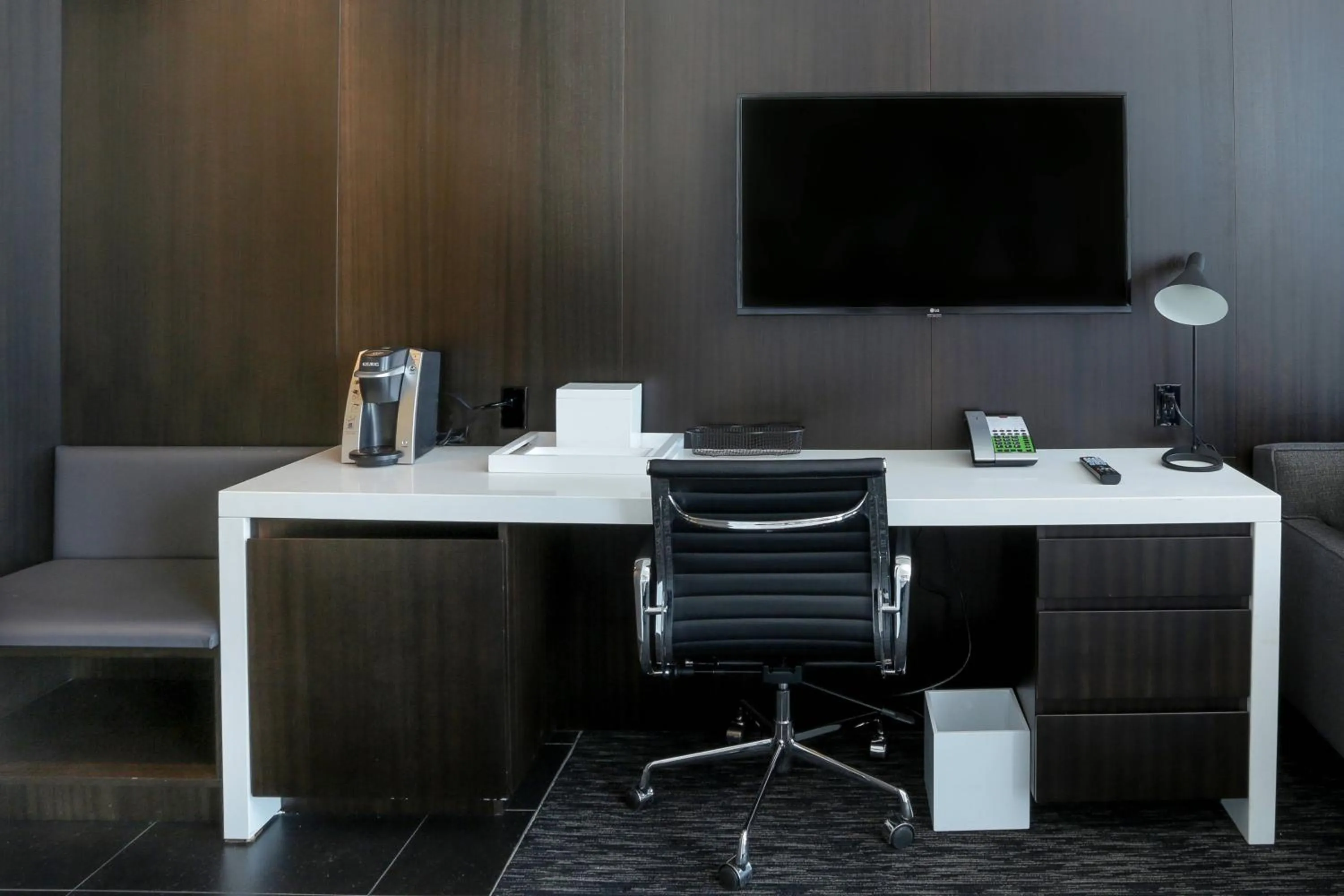 Photo of the whole room in Courtyard by Marriott Long Island City/New York Manhattan View