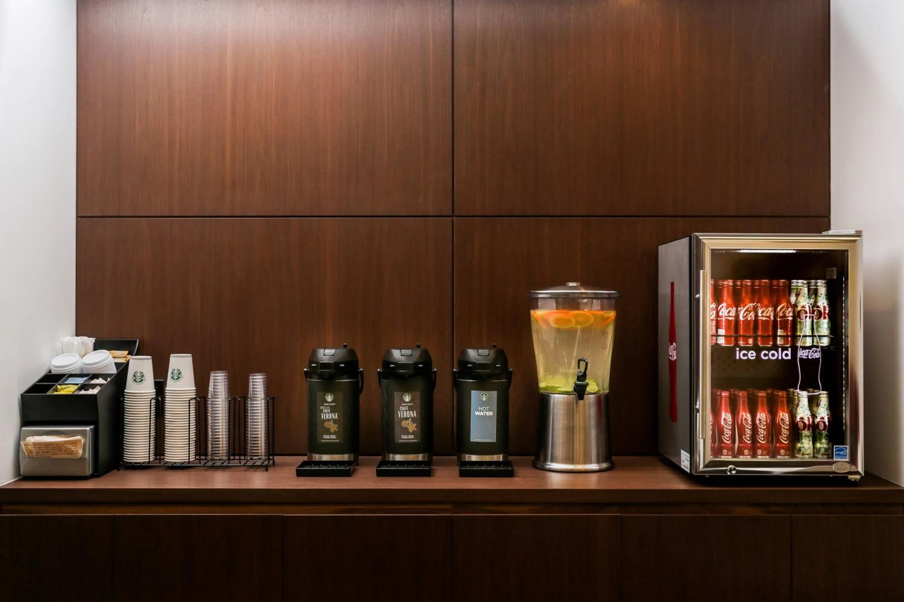 Meeting/conference room in Courtyard by Marriott Long Island City/New York Manhattan View