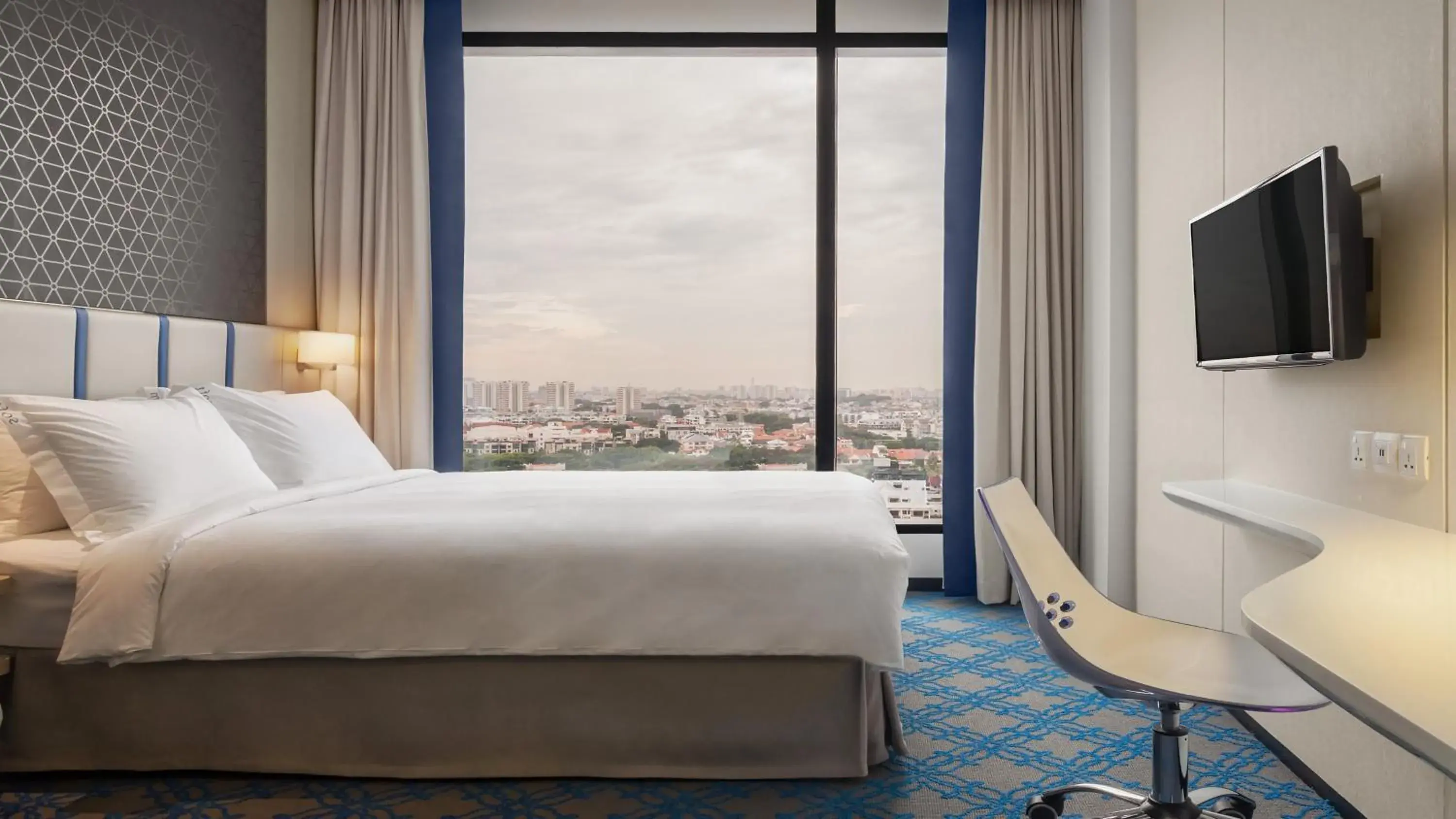 Standard Queen Room - single occupancy - High Floor with City View and Free Breakfast in Holiday Inn Express Singapore Katong by IHG Standard Queen Room - single occupancy - High Floor with City View and Free Breakfast in Holiday Inn Express Singapore Katong by IHG