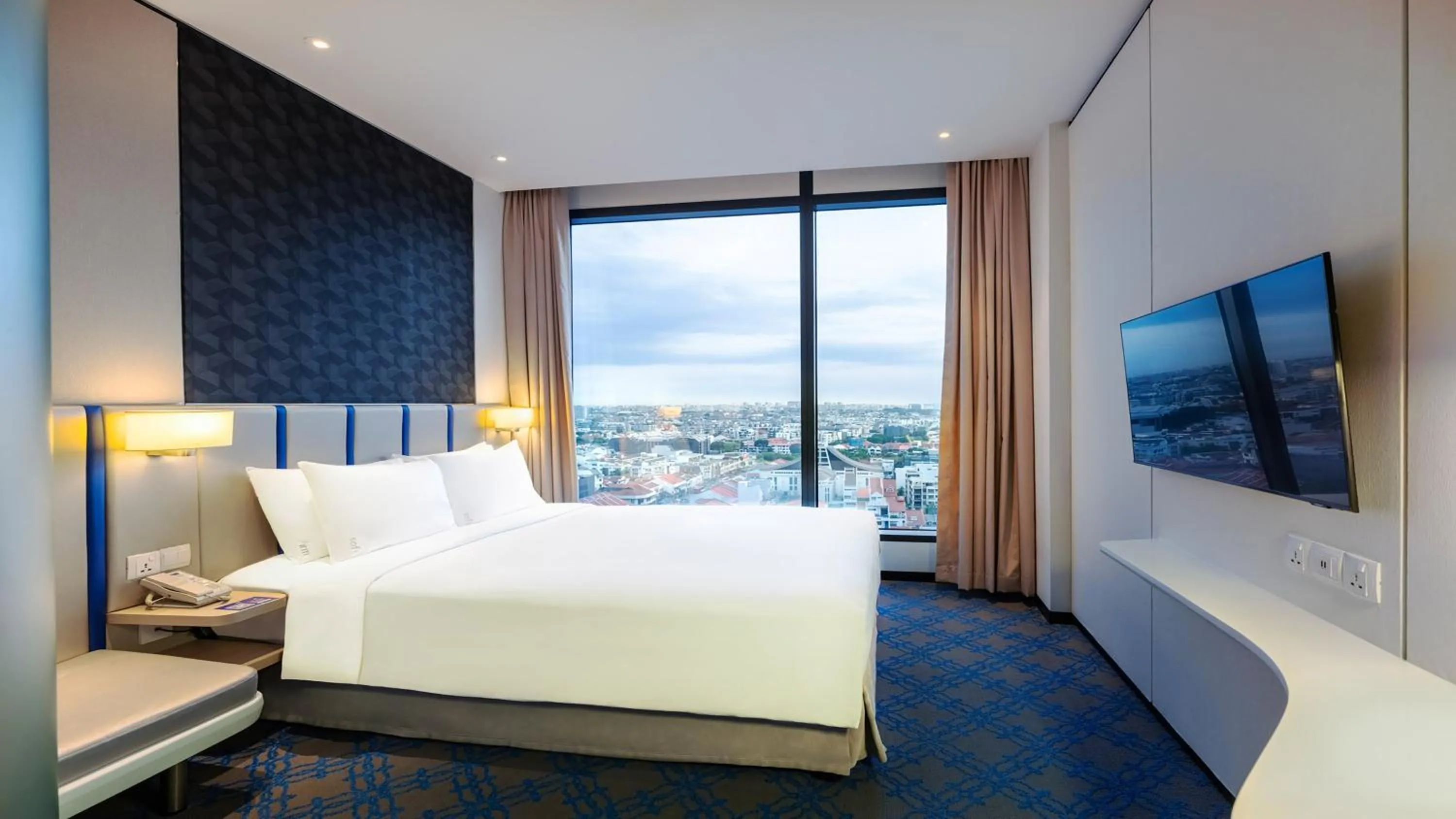 Photo of the whole room, Bed in Holiday Inn Express Singapore Katong by IHG