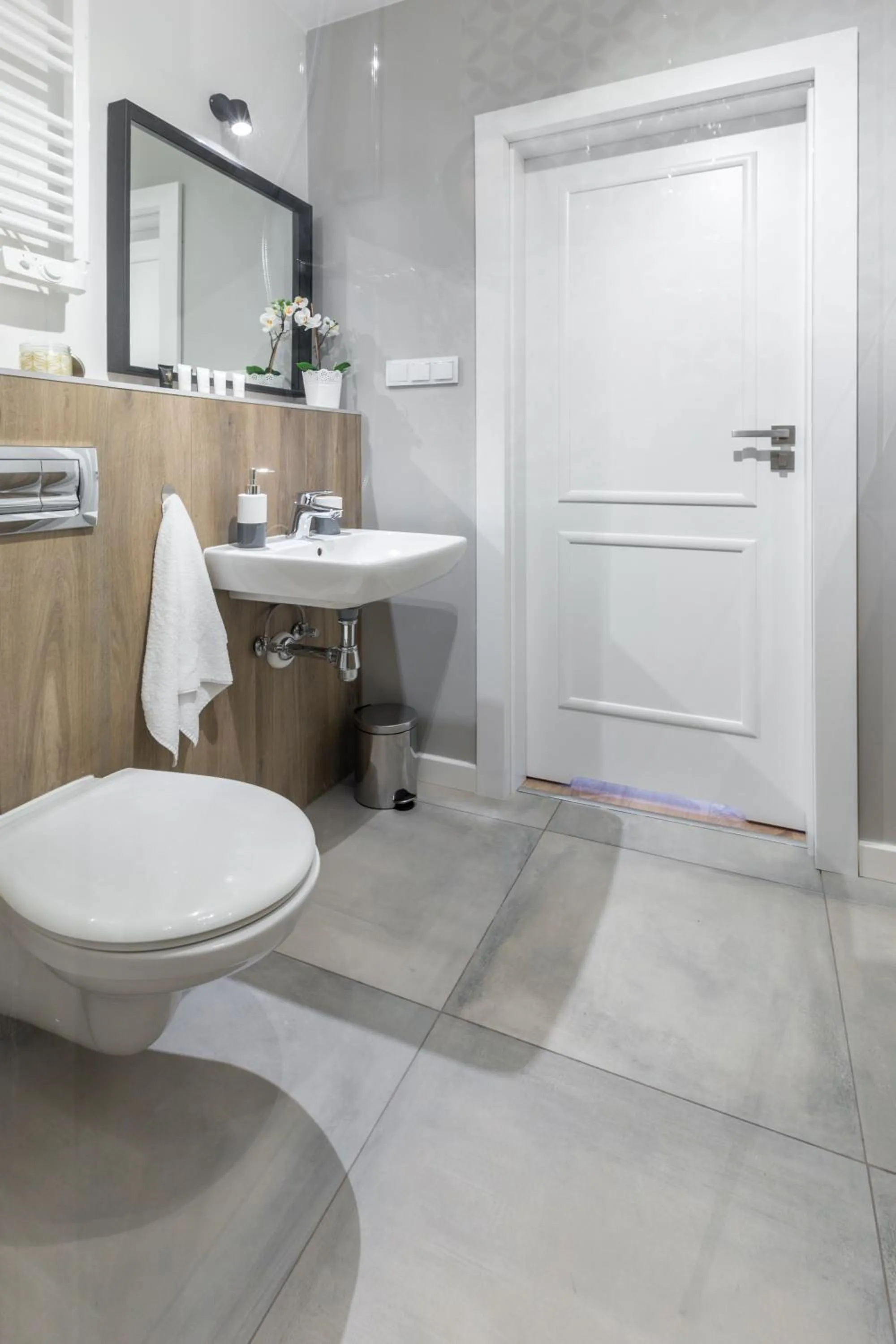 Shower in Wawel Cracow Old City Apartments - Friendhouse Apartments