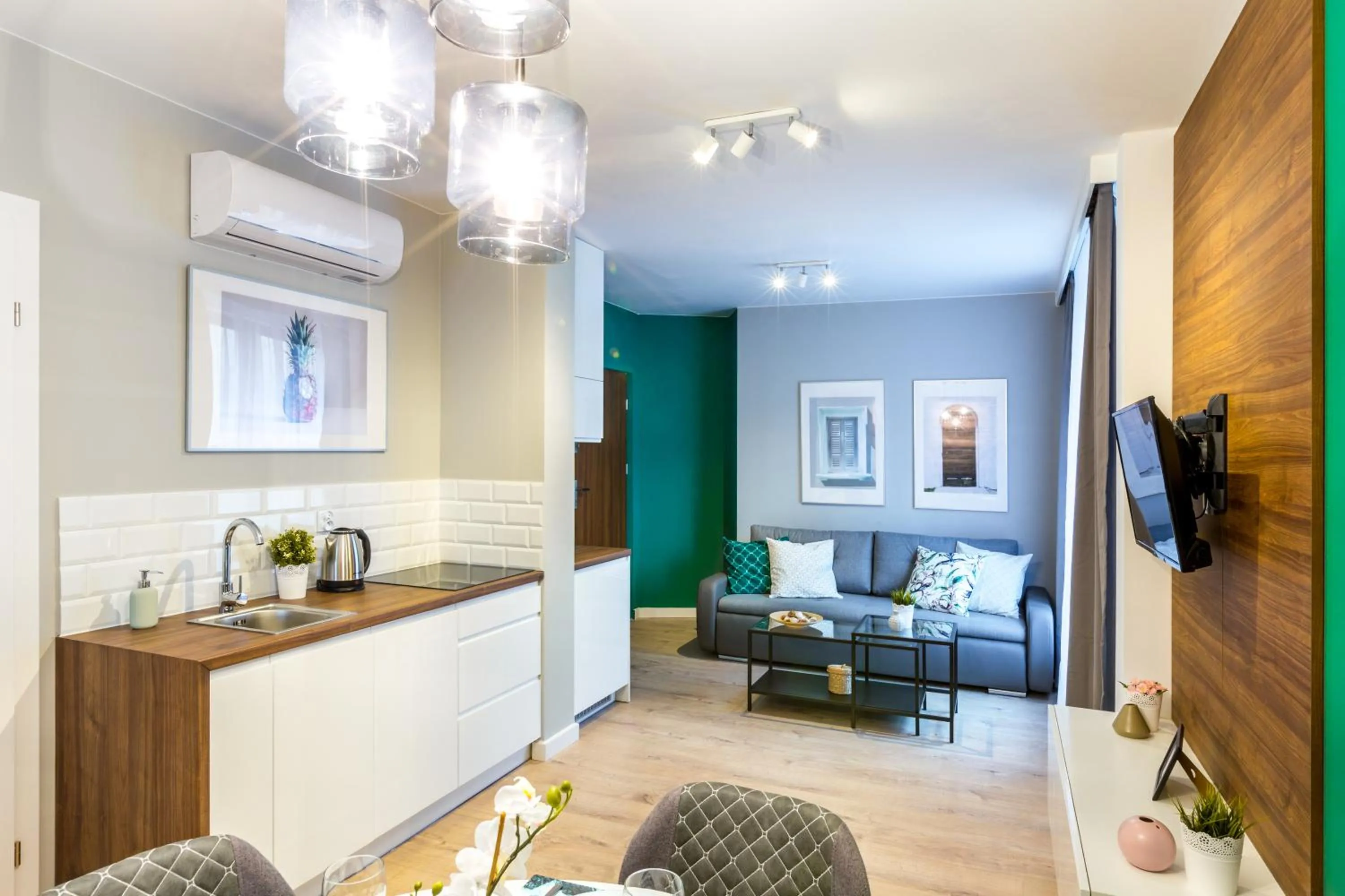 Dining area in Wawel Cracow Old City Apartments - Friendhouse Apartments