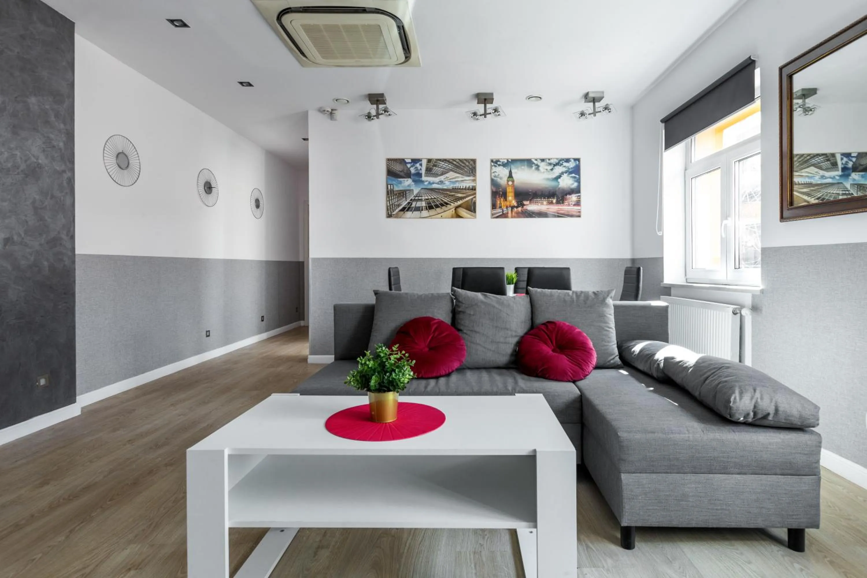 TV and multimedia in Wawel Cracow Old City Apartments - Friendhouse Apartments