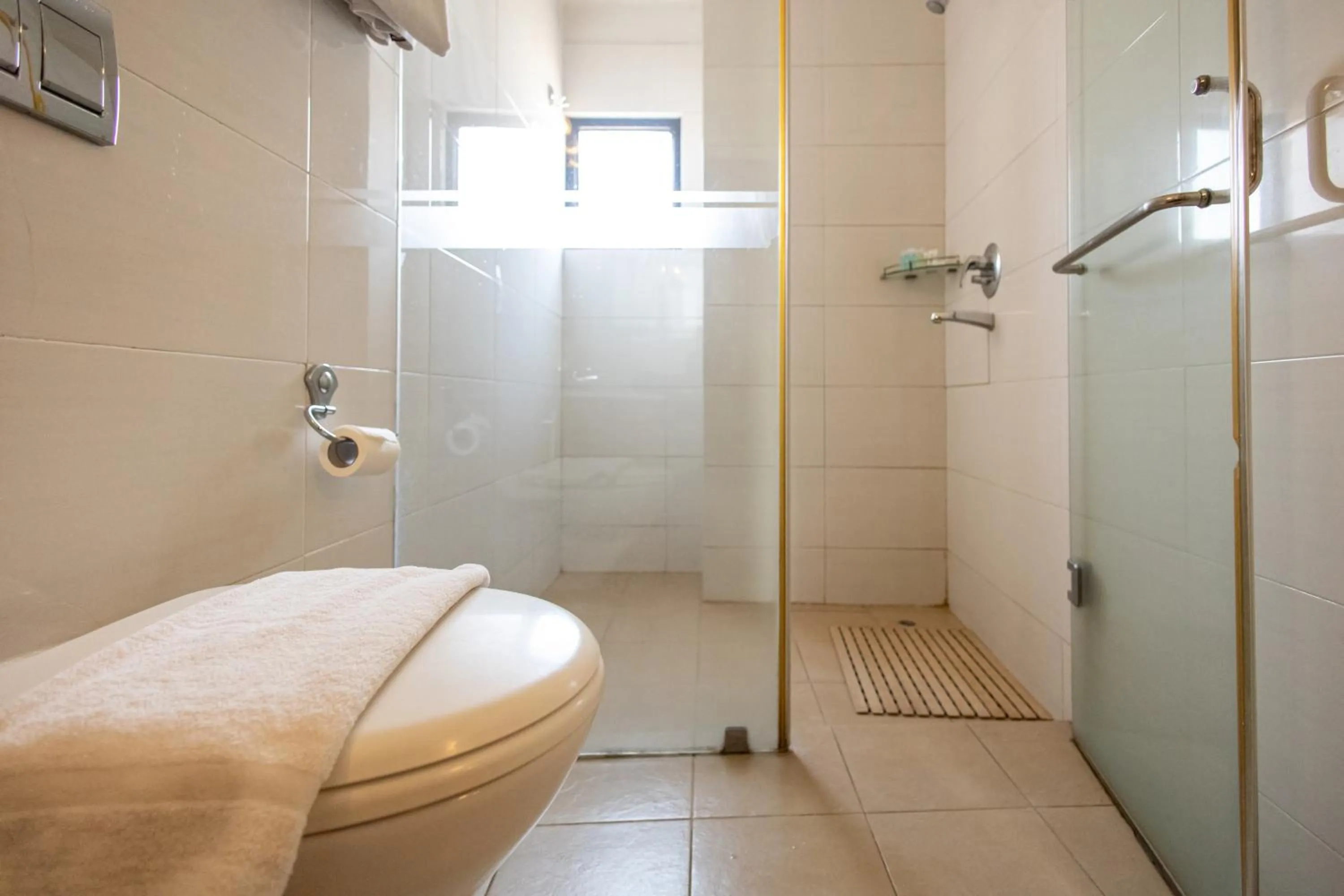 Shower in Hotel Arts Kathmandu