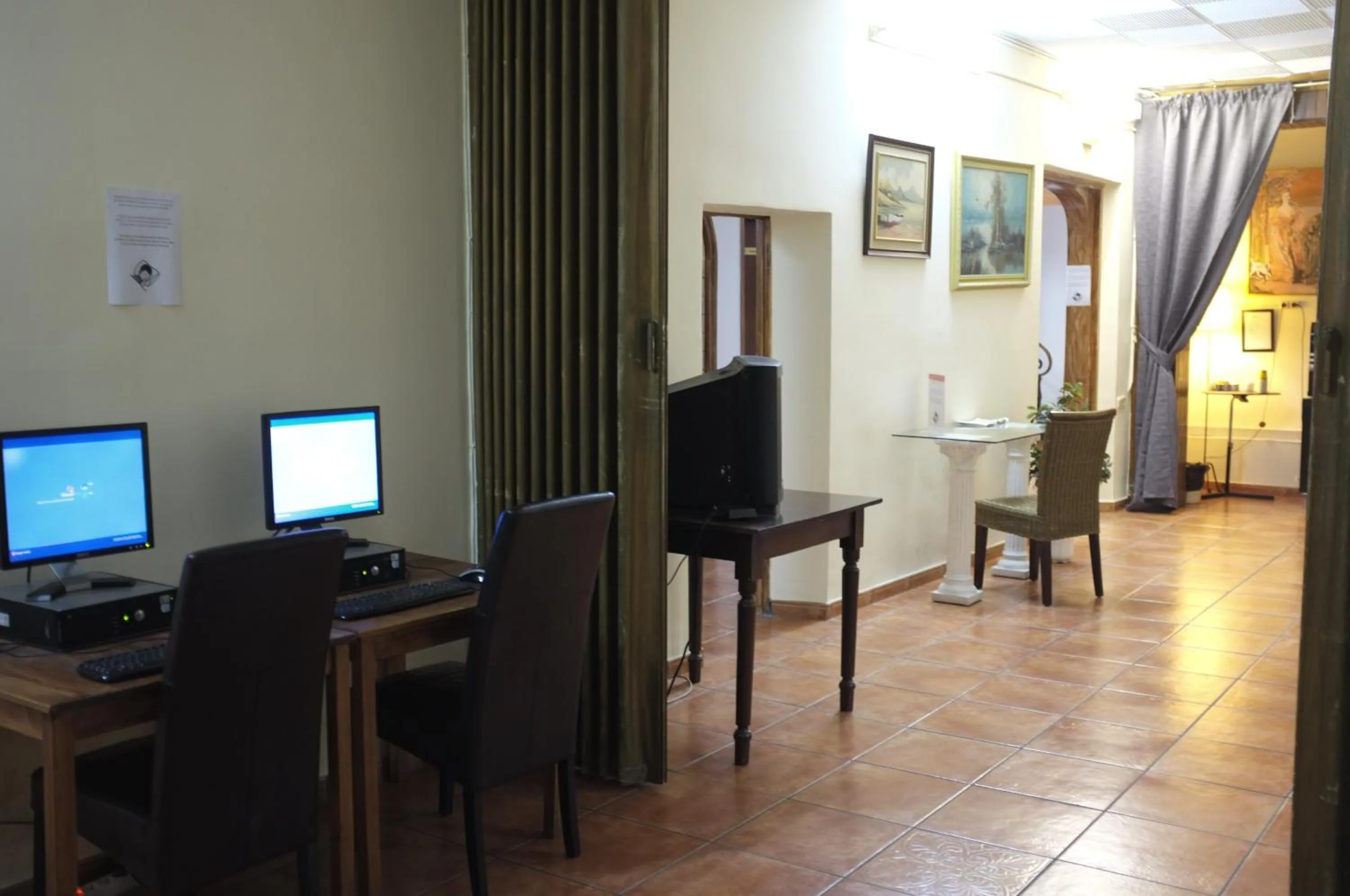 TV and multimedia in Hostal Europa