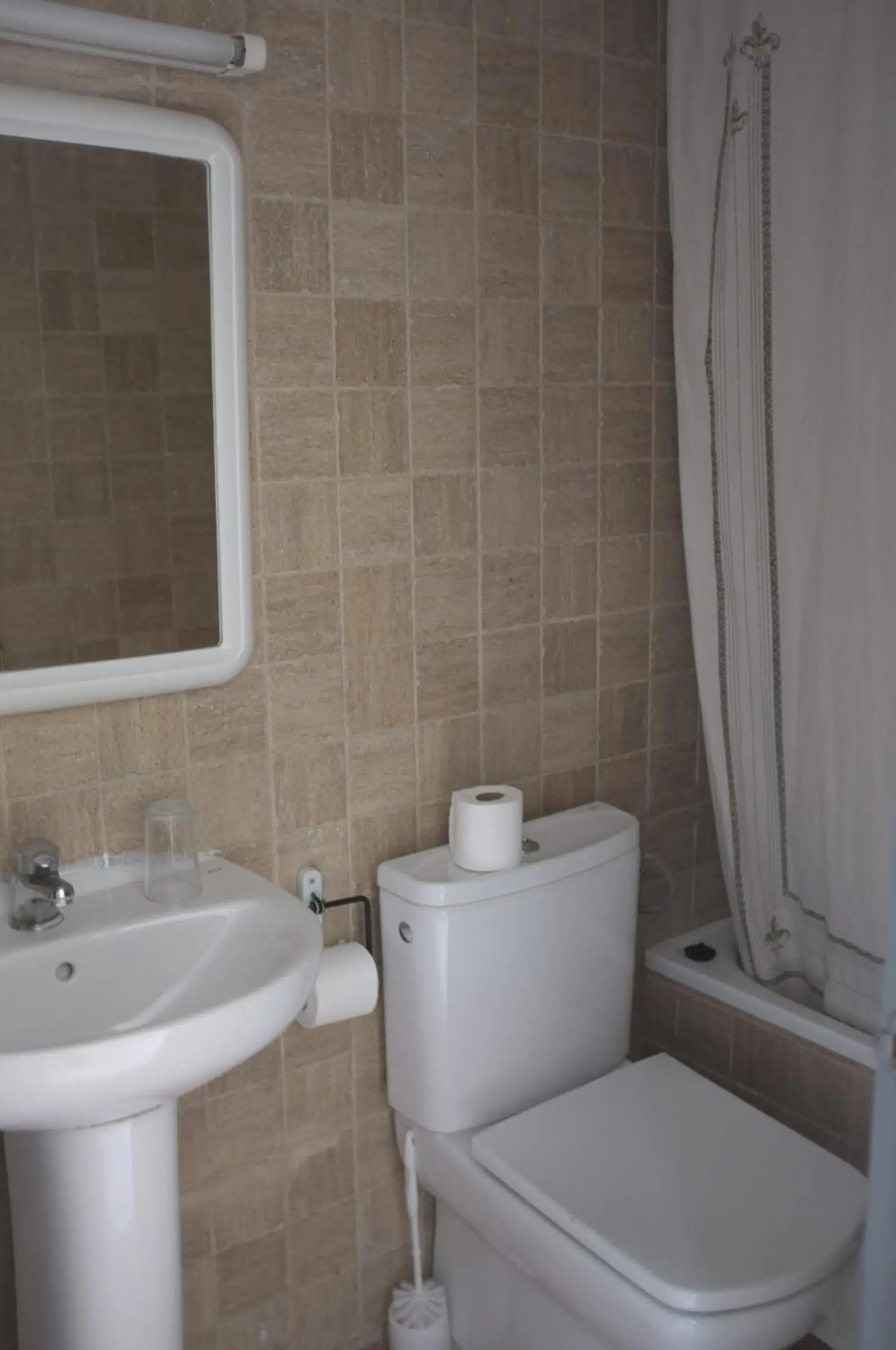 Double or Twin Room with Private Bathroom in Hostal Europa Double or Twin Room with Private Bathroom in Hostal Europa