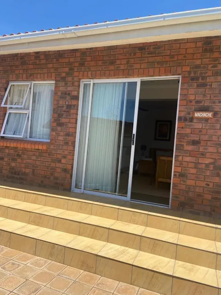 Twin Room - single occupancy in Botleng Guest House Twin Room - single occupancy in Botleng Guest House