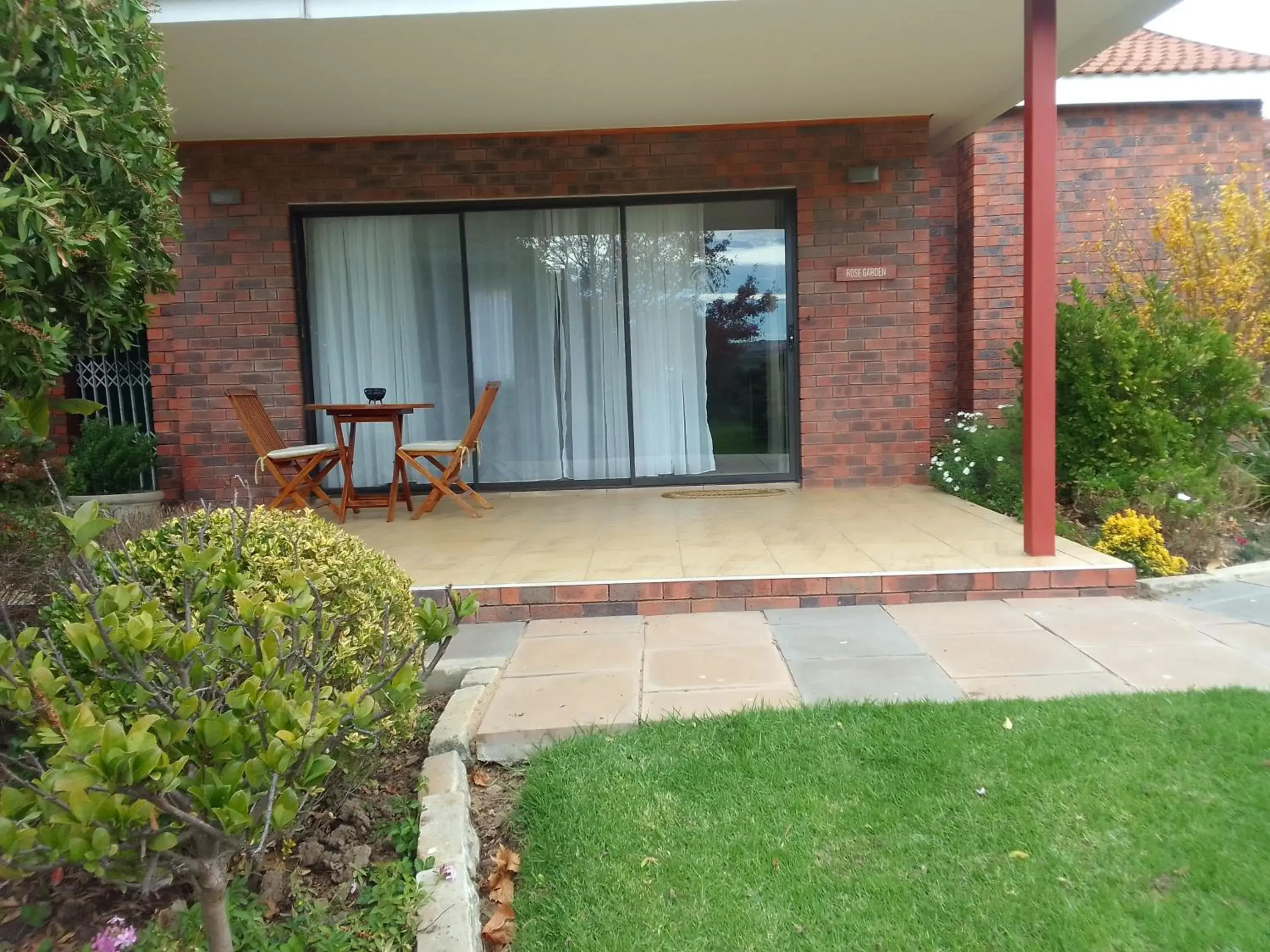 King Room with Garden View - single occupancy in Botleng Guest House King Room with Garden View - single occupancy in Botleng Guest House