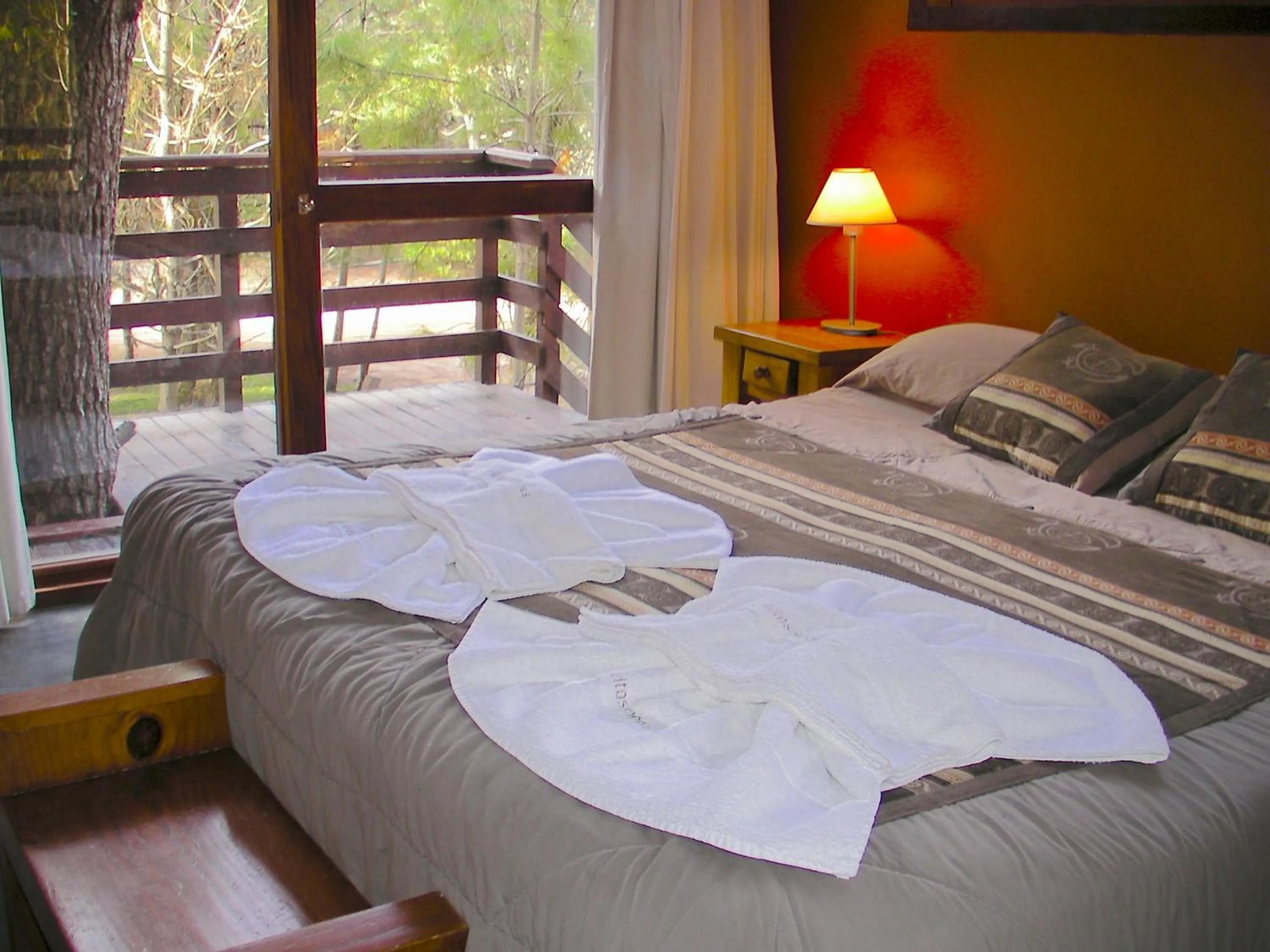 Bed in Altos Medanos Cabañas & Club de Bosque