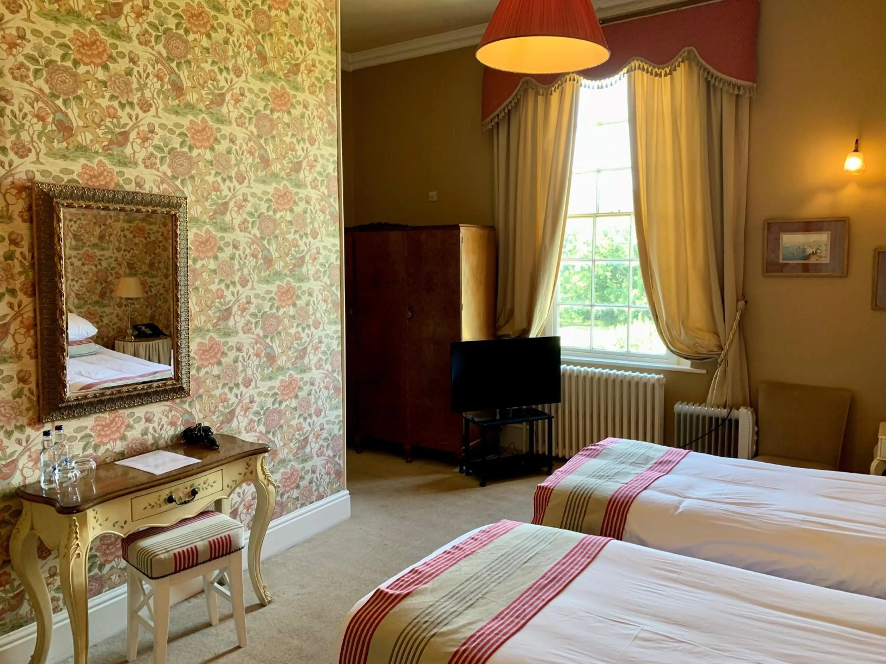 Bedroom, Bed in Grafton Manor Hotel
