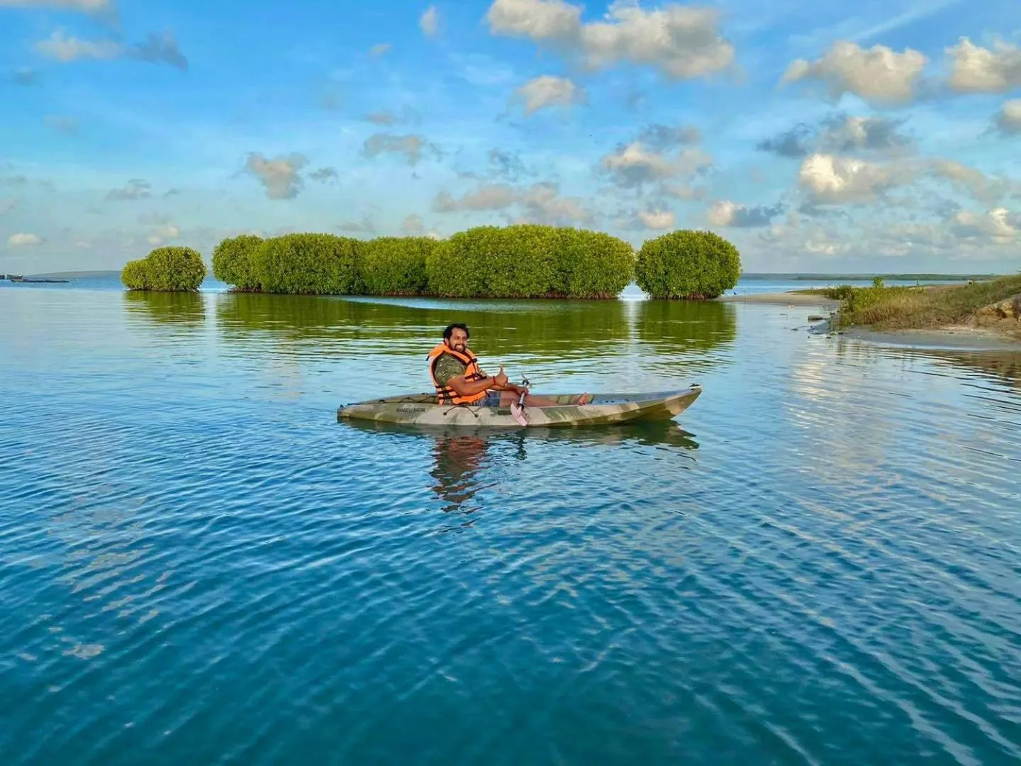 Canoeing in Atara Lagoon Kalpitiya