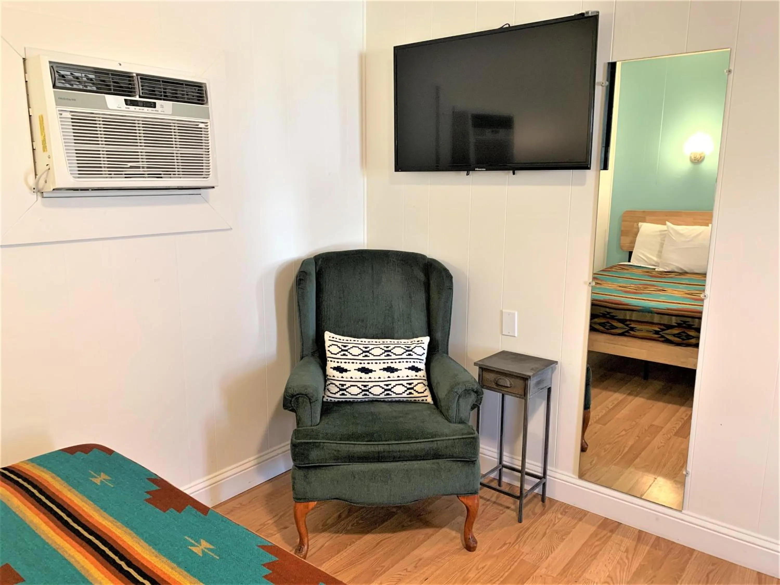 Bedroom in Hotel Kitsmiller on Main