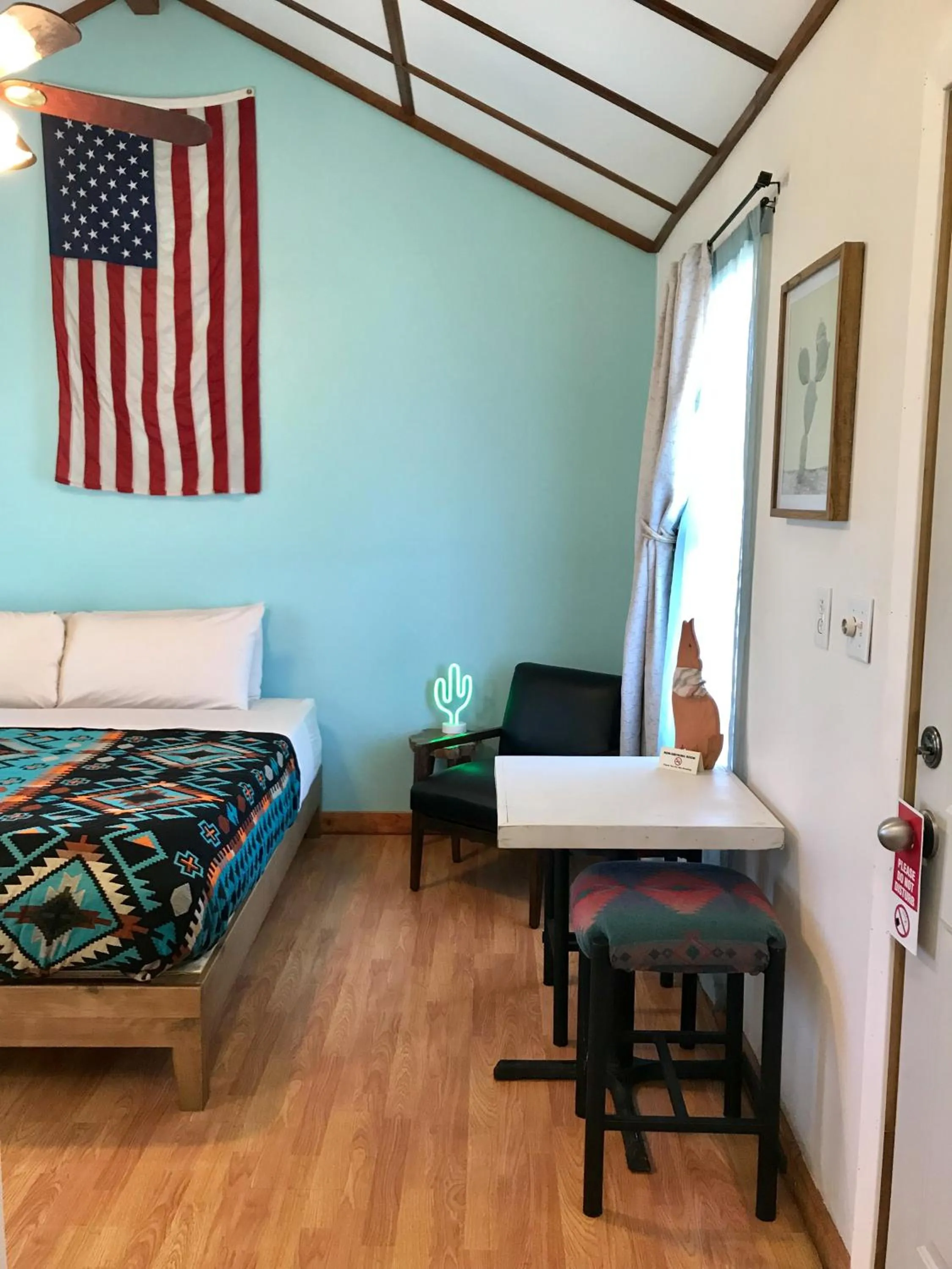 Bedroom, Bed in Hotel Kitsmiller on Main