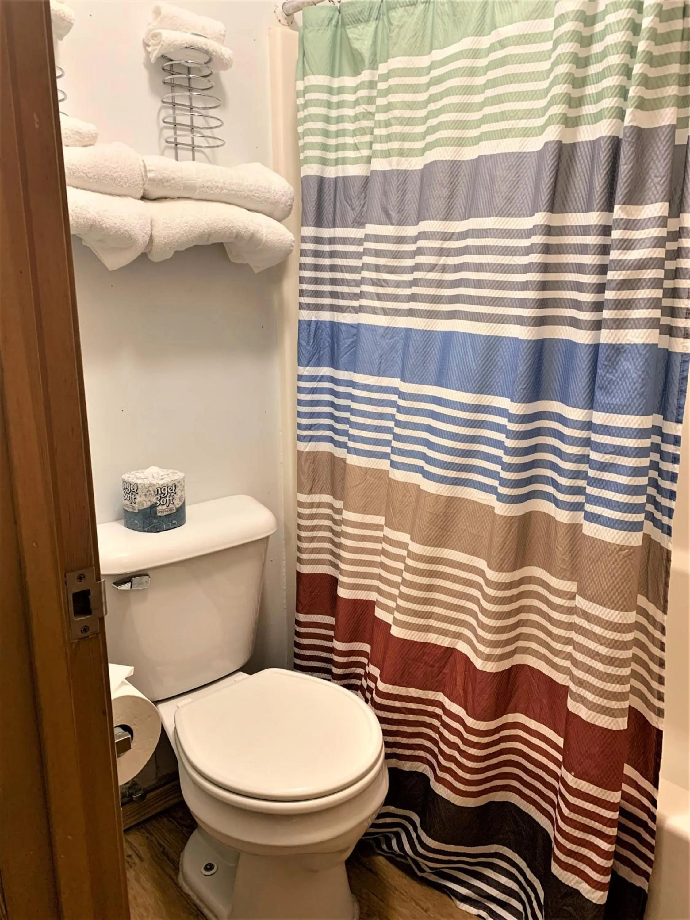 Bathroom in Hotel Kitsmiller on Main