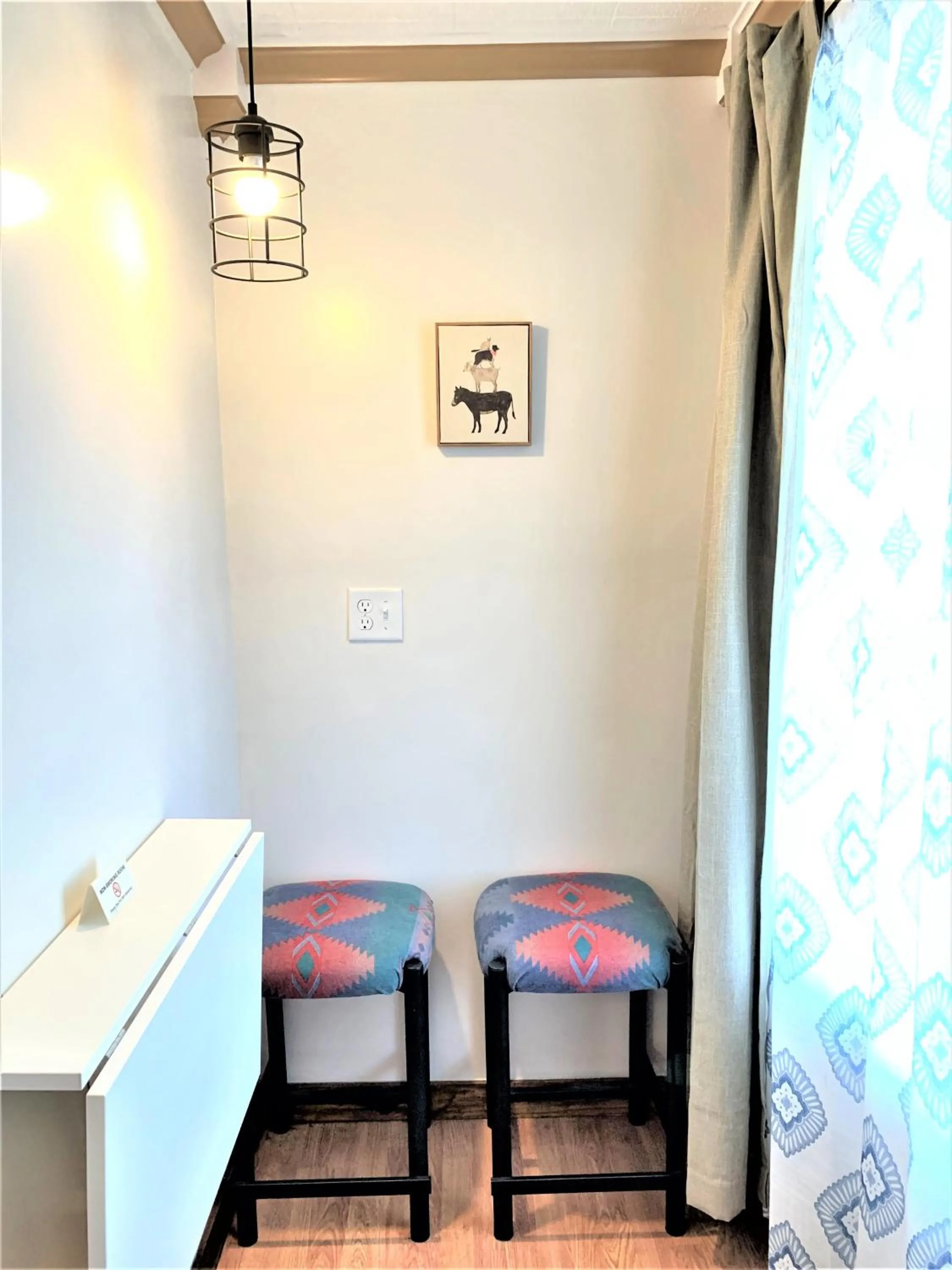 Seating area in Hotel Kitsmiller on Main