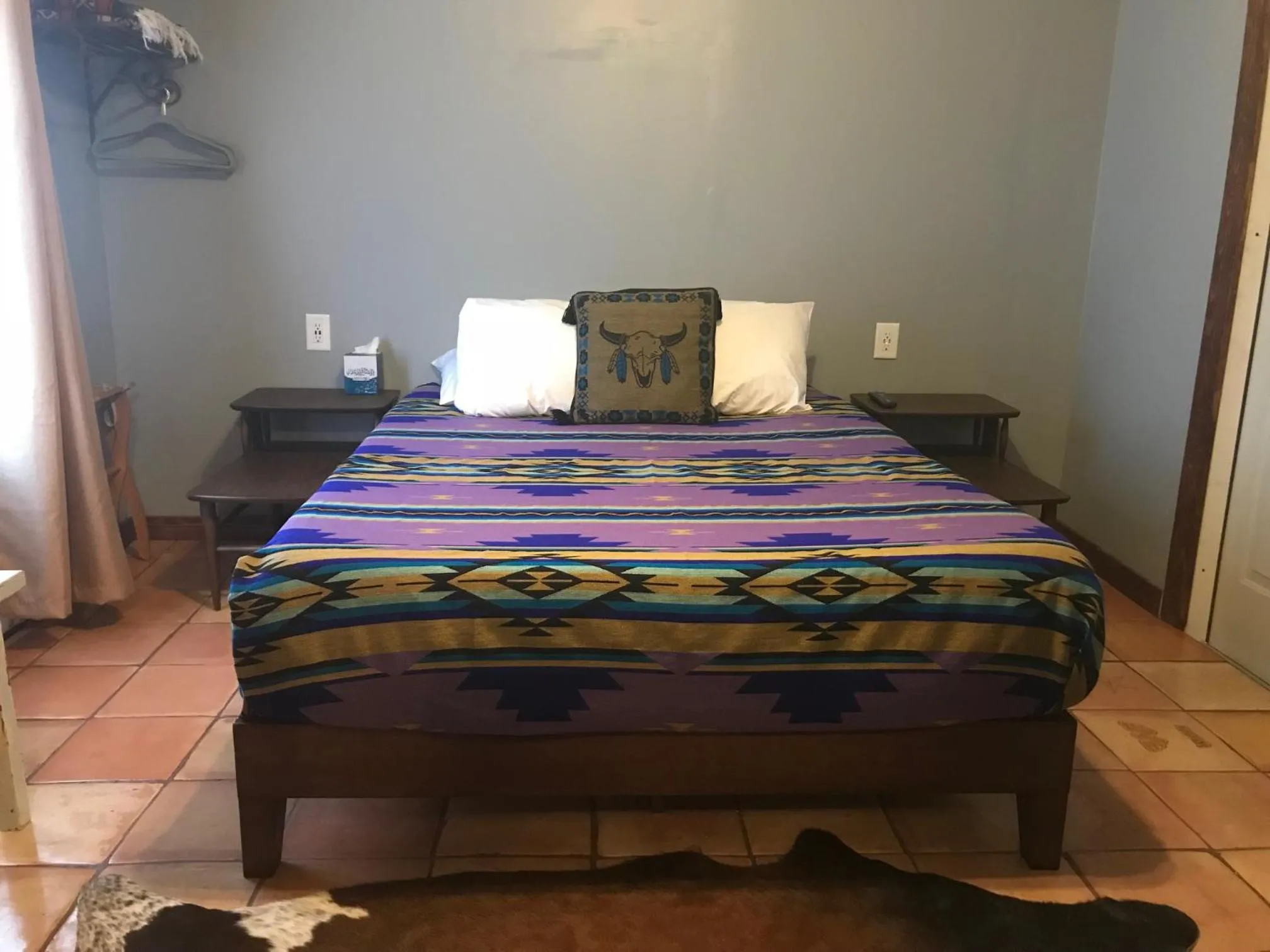 Bed in Hotel Kitsmiller on Main